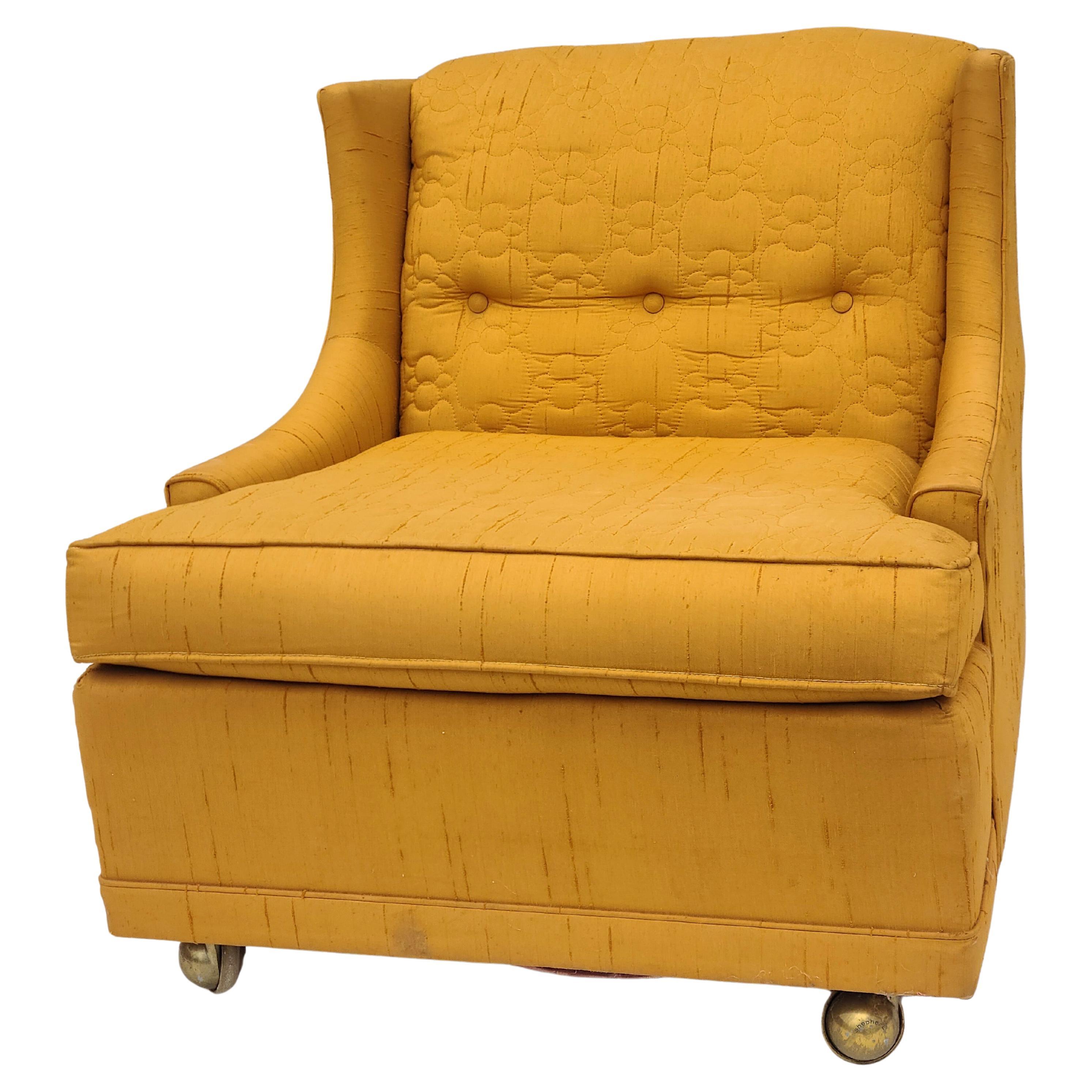 S'il vous plaît n'hésitez pas à atteindre pour l'expédition efficace à votre emplacement.

Petite chaise longue moderne du milieu du siècle par Kroehler.

Tissu d'origine orange citrouille.