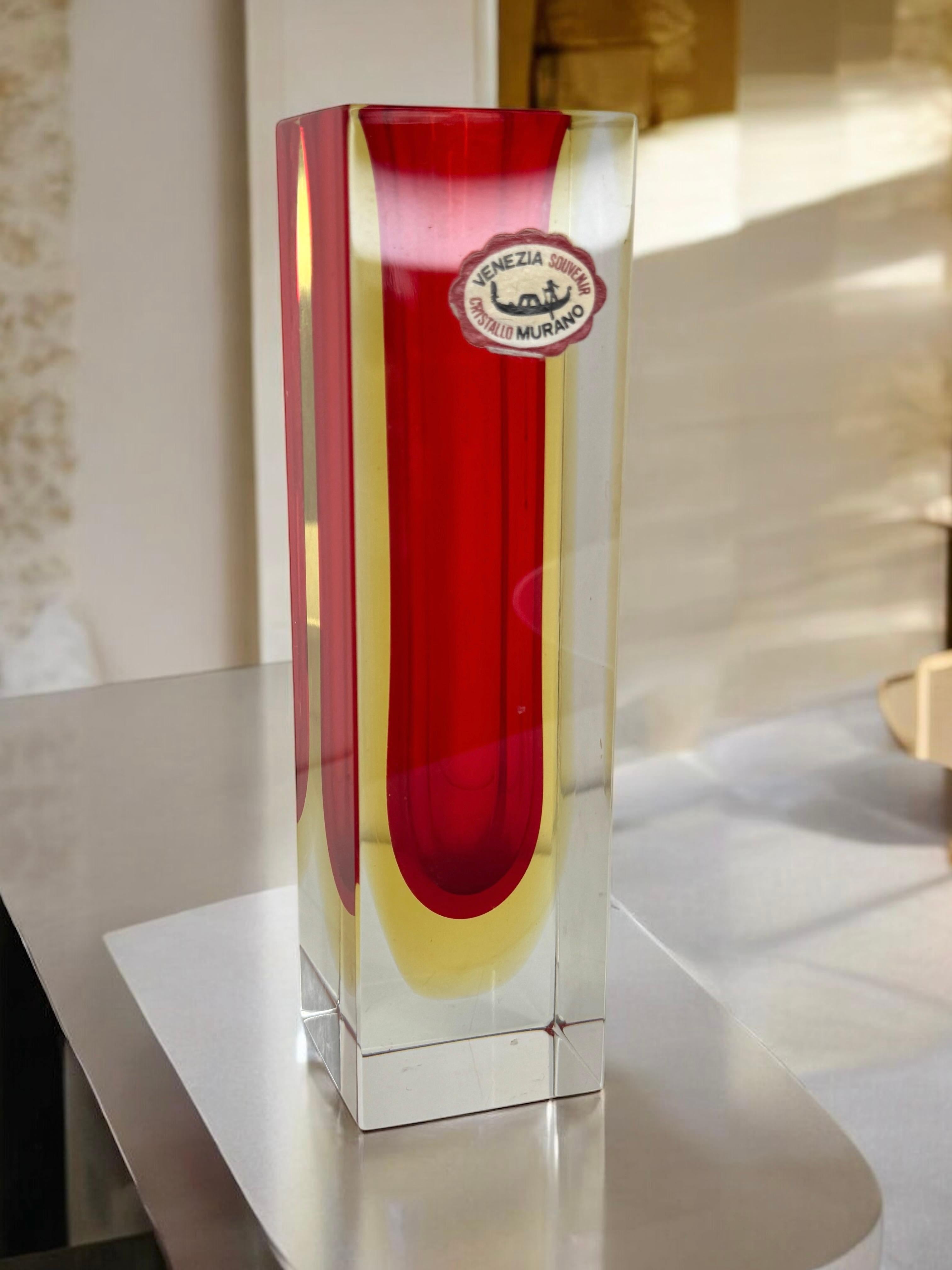 Vase Sommerso en verre de Murano rouge, jaune et transparent taillé Mandruzzato en vente 6