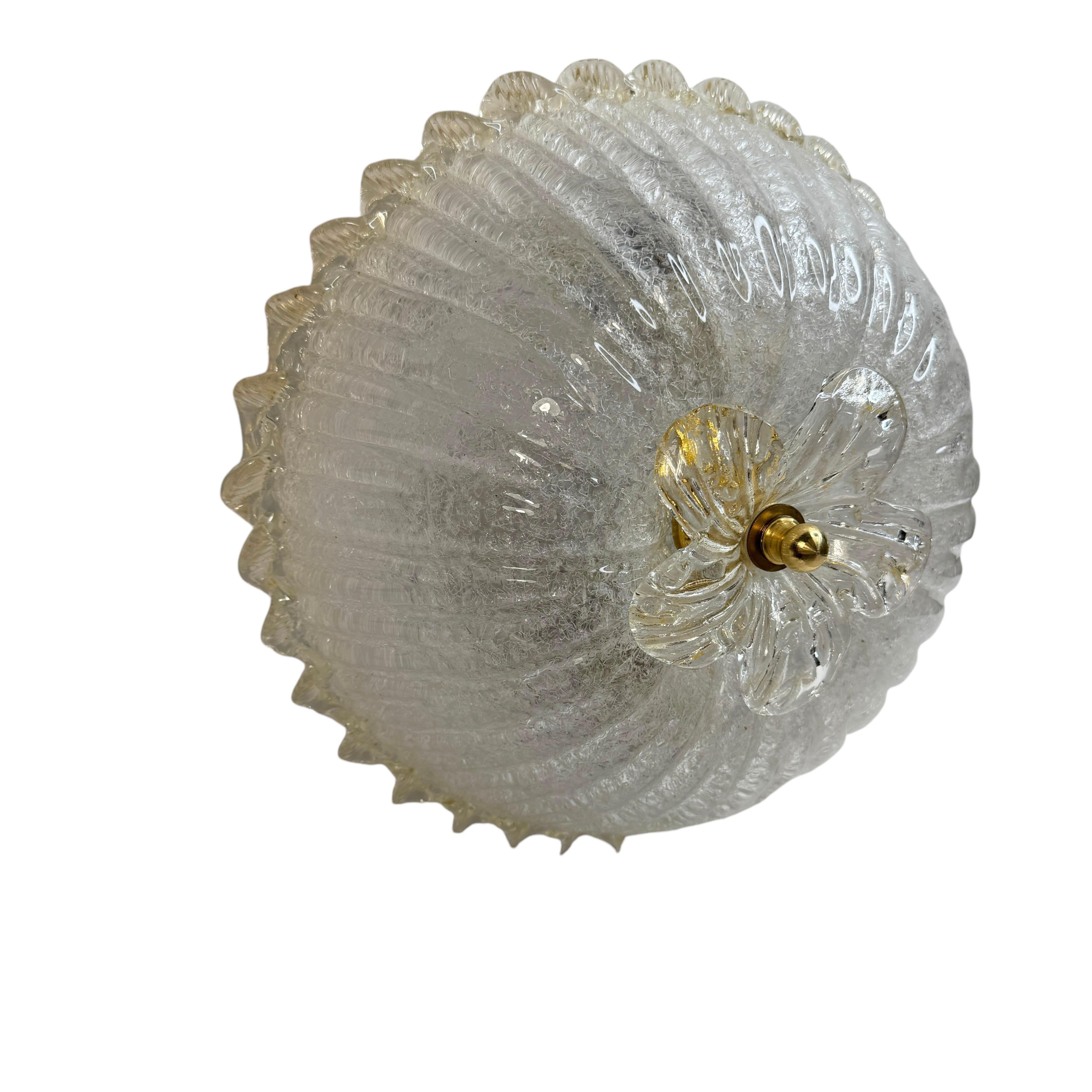 Niedliche Petite Murano Glas & Messing Flush Mount Barovier & Toso Stil 1980er Jahre Italien im Zustand „Gut“ in Nuernberg, DE