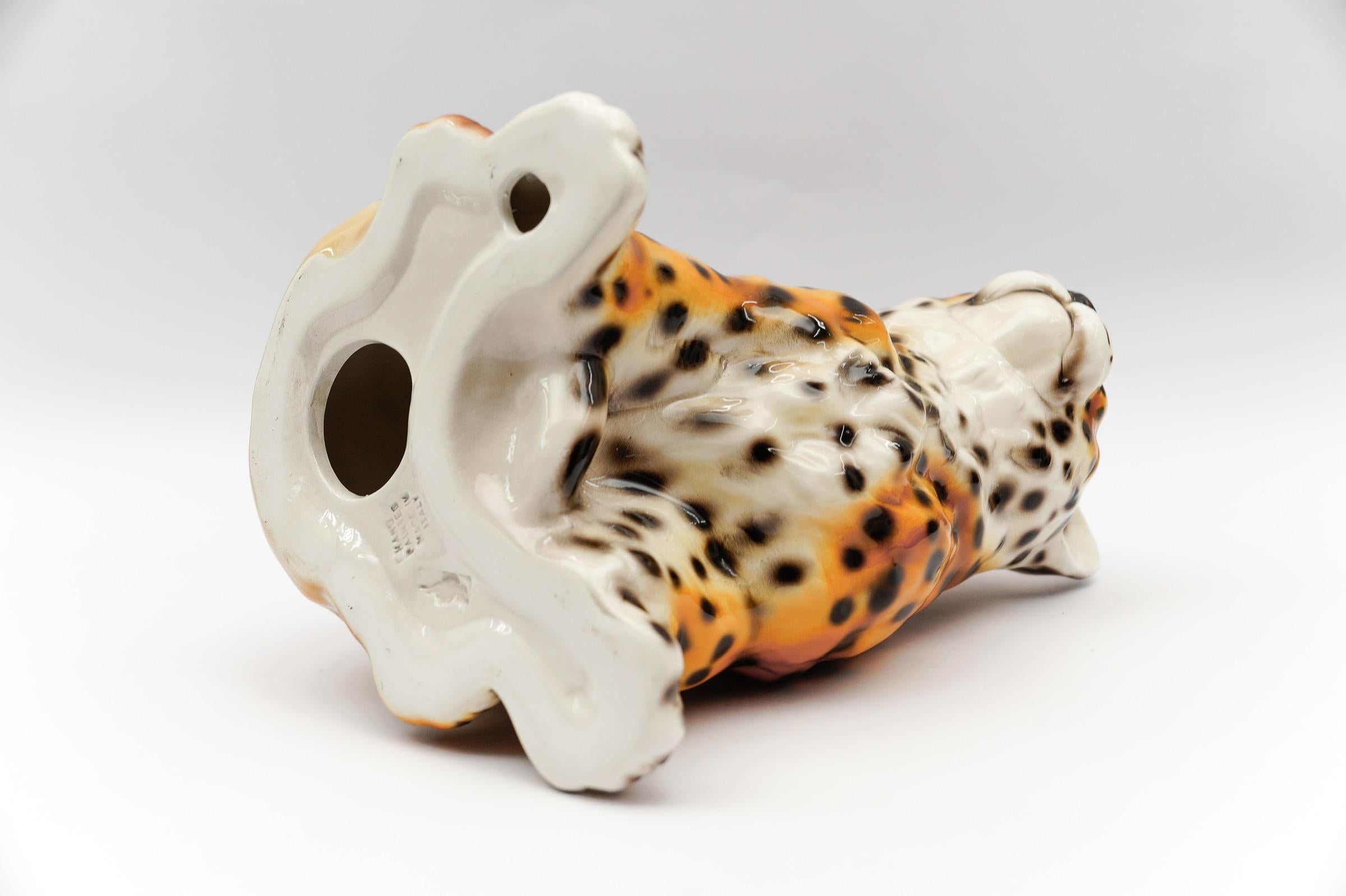 Simpatico cucciolo di leopardo realistico in ceramica, Italia, anni '60/'70 in vendita 1