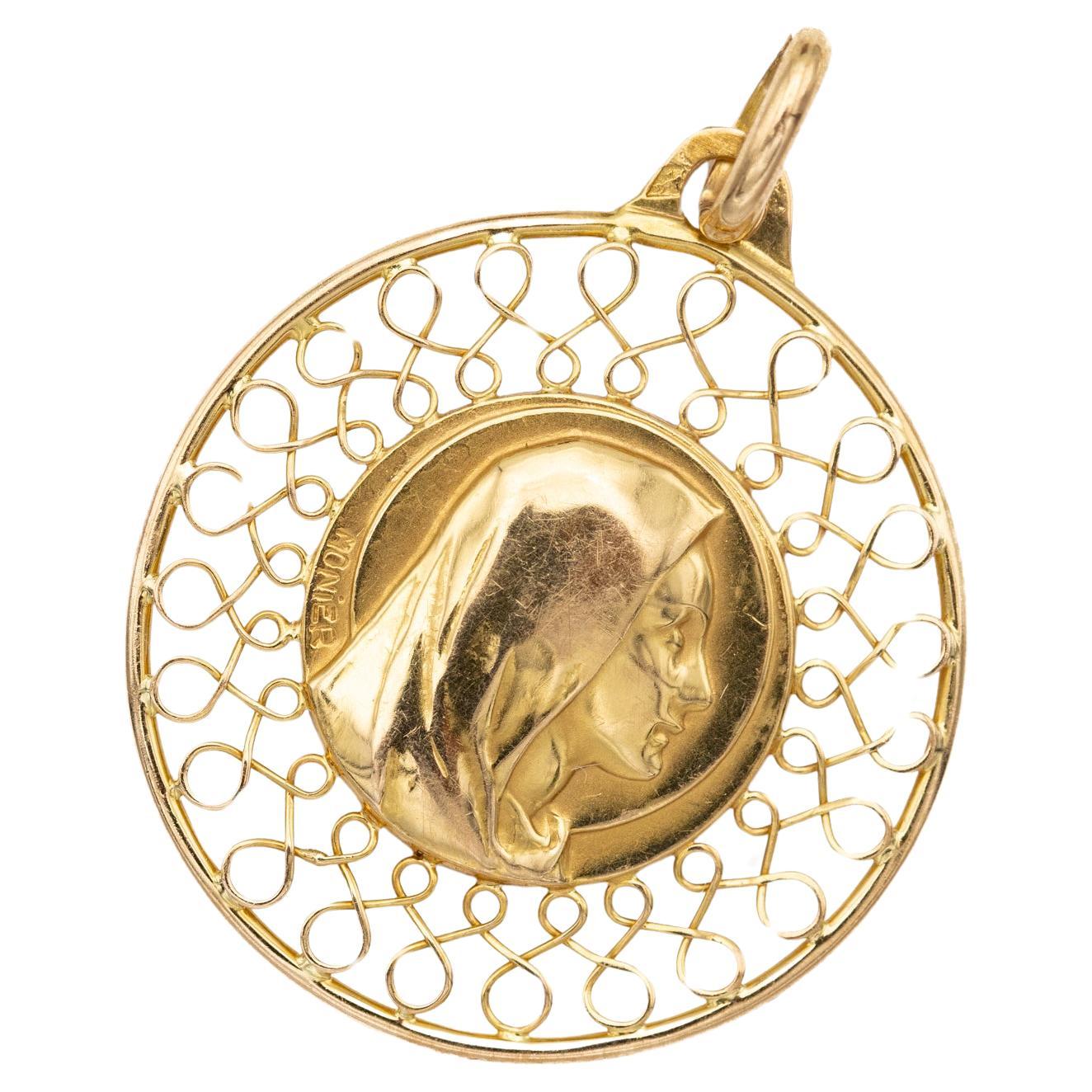 Cute Retro 18 k yellow gold Virgin Mary charm - lovely Vintage pendant