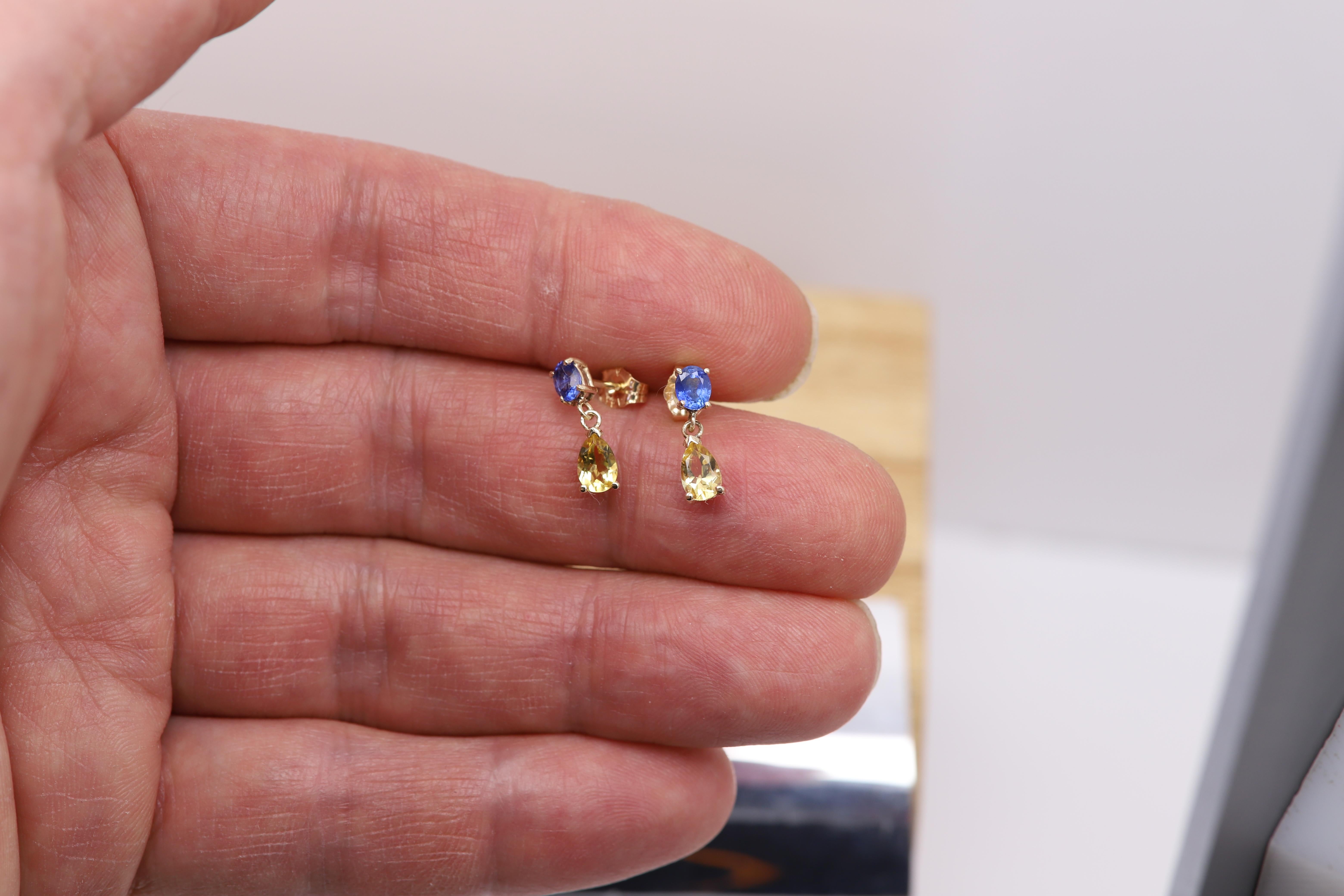 Cute Small Dangle Earrings 14 Karat Yellow Gold Blue Sapphire and Citrine In New Condition For Sale In Brooklyn, NY