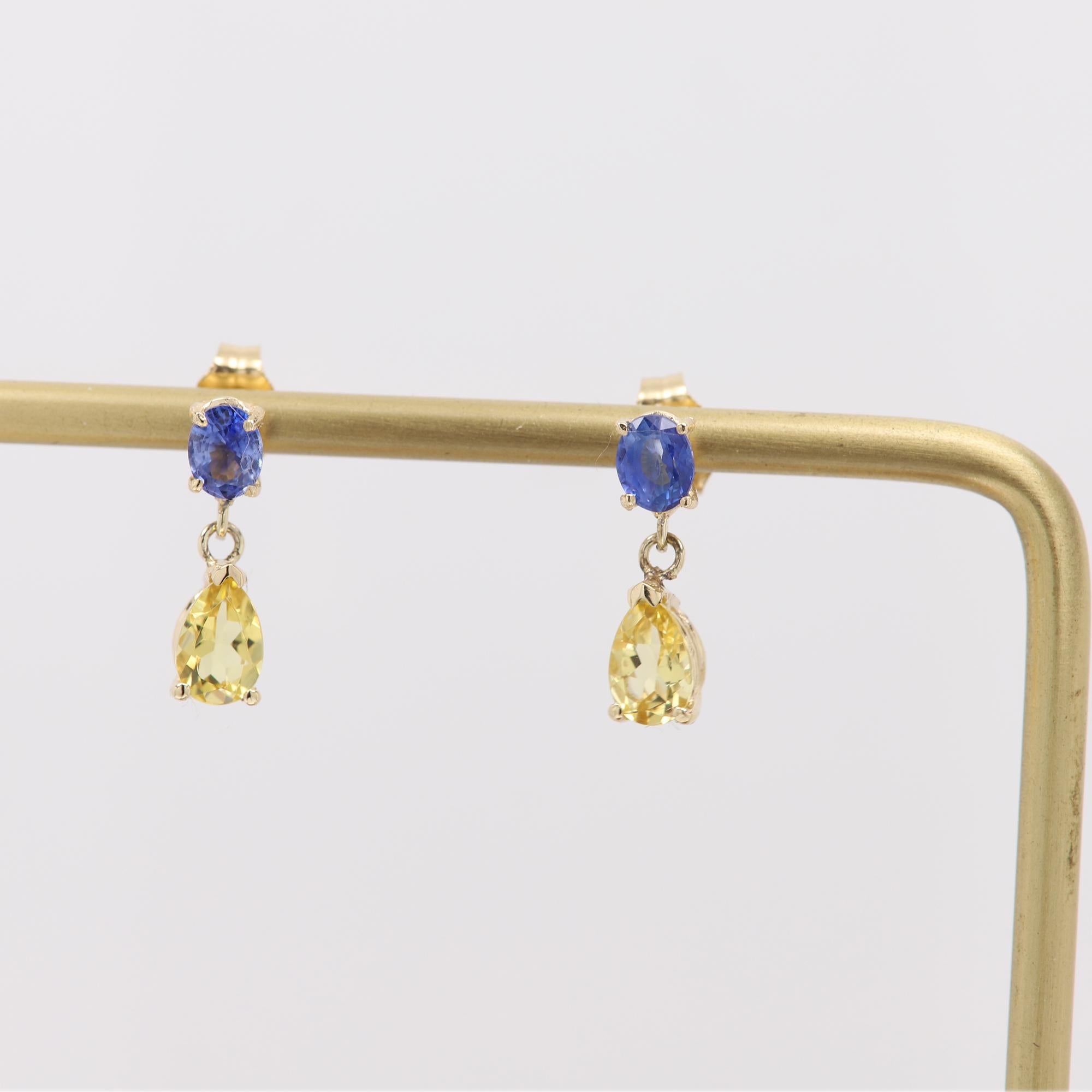 Cute Small Dangle Earrings 14 Karat Yellow Gold Blue Sapphire and Citrine For Sale 1