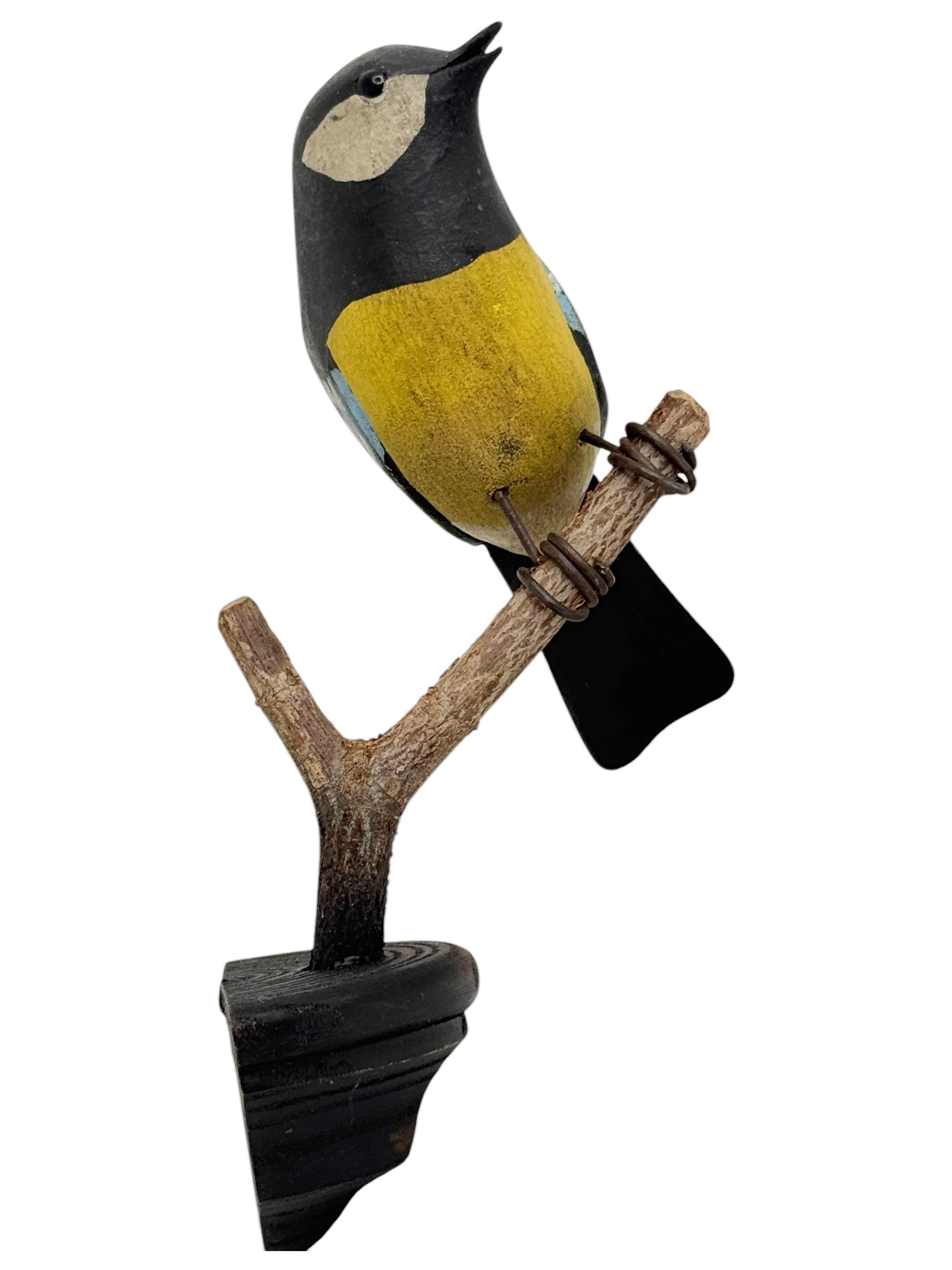 Cute Vichtauer Hand geschnitzt Wood Bird Black Forest Volkskunst Österreich 1890s (Schwarzwald)