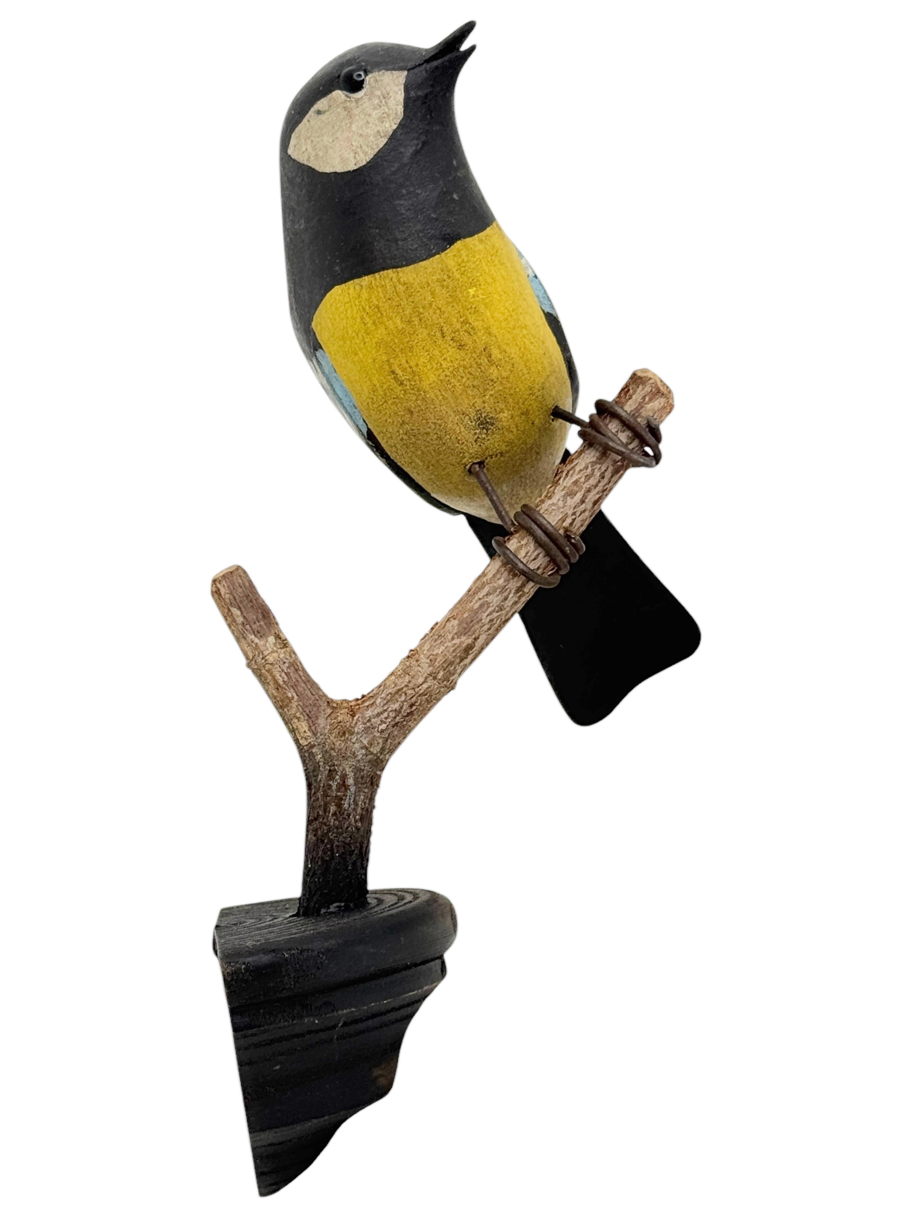 Cute Vichtauer Hand geschnitzt Wood Bird Black Forest Volkskunst Österreich 1890s (Handgeschnitzt)