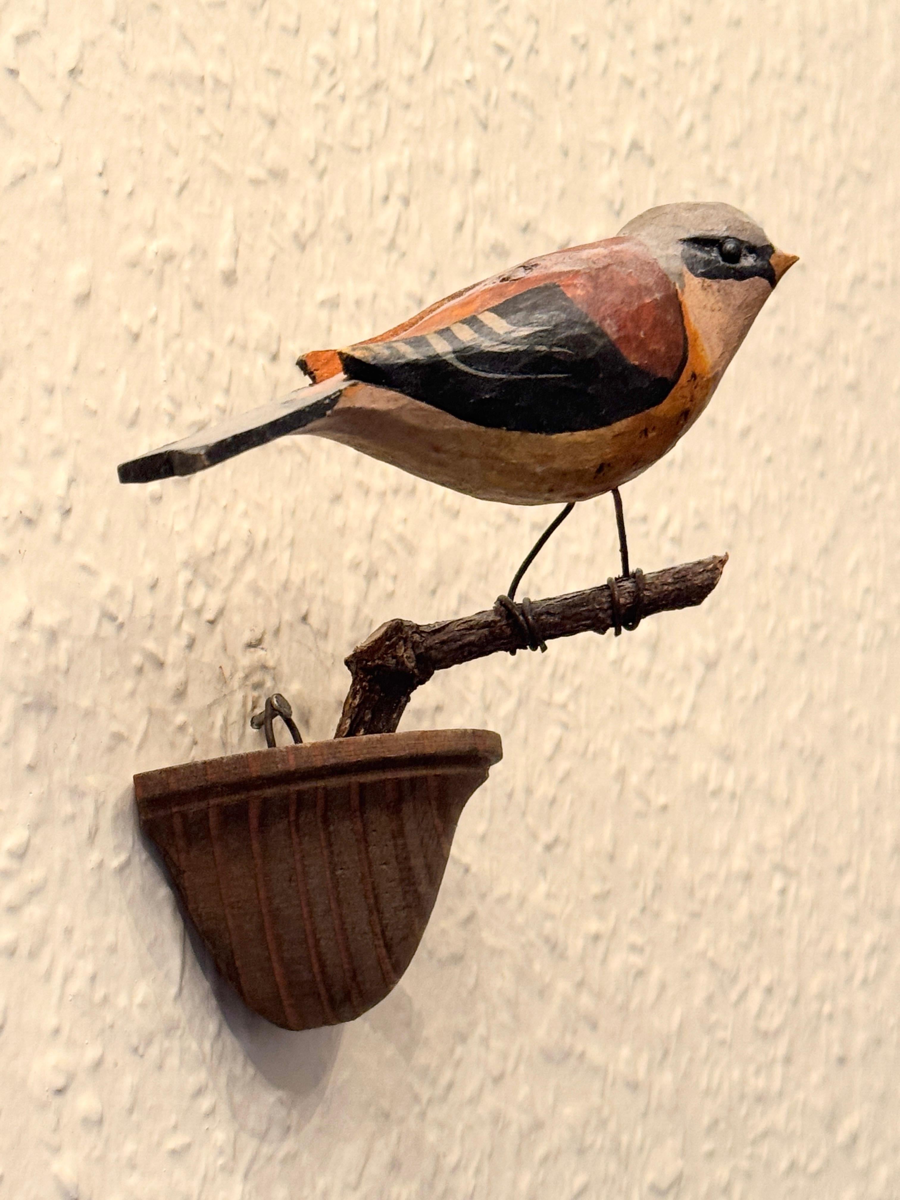 Cute Vichtauer Hand geschnitzt Wood Bird Black Forest Volkskunst Österreich 1900s im Angebot 6