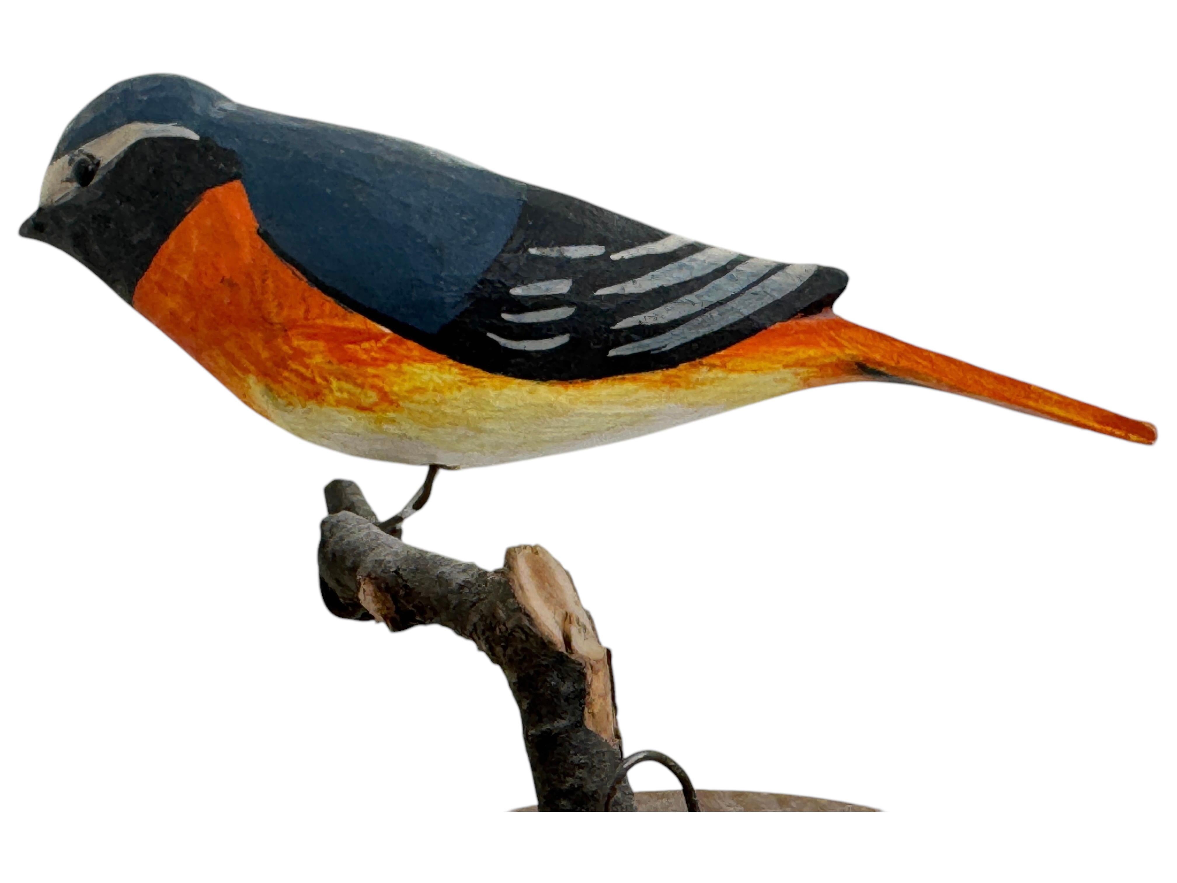 Niedlicher Vichtauer handgeschnitzter Holzvogel, Schwarzwälder Volkskunst, Österreich, 1920er Jahre im Angebot 3
