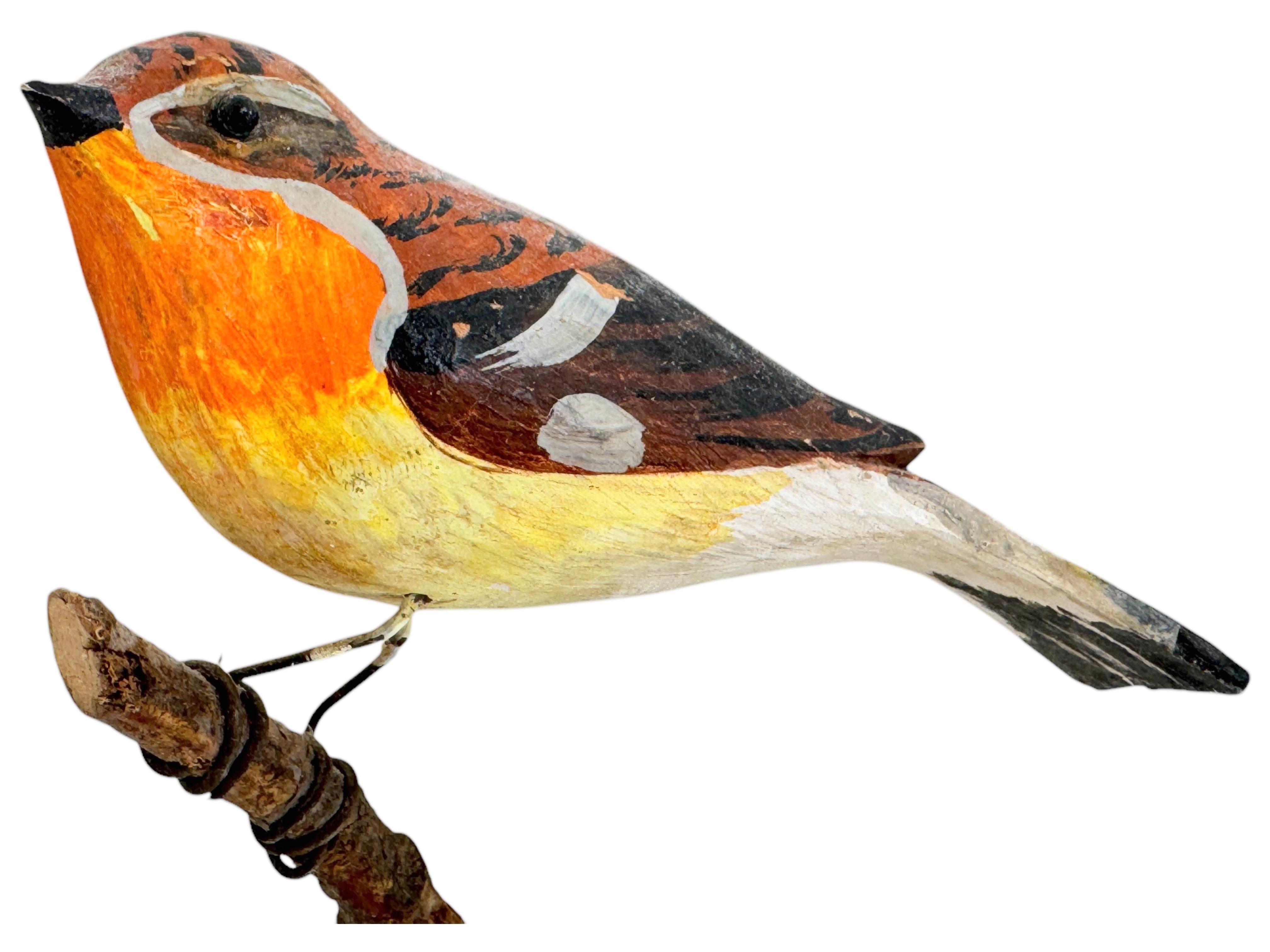 Niedlicher Vichtauer handgeschnitzter Holzvogel, Schwarzwälder Volkskunst, Österreich, 1920er Jahre (Österreichisch) im Angebot