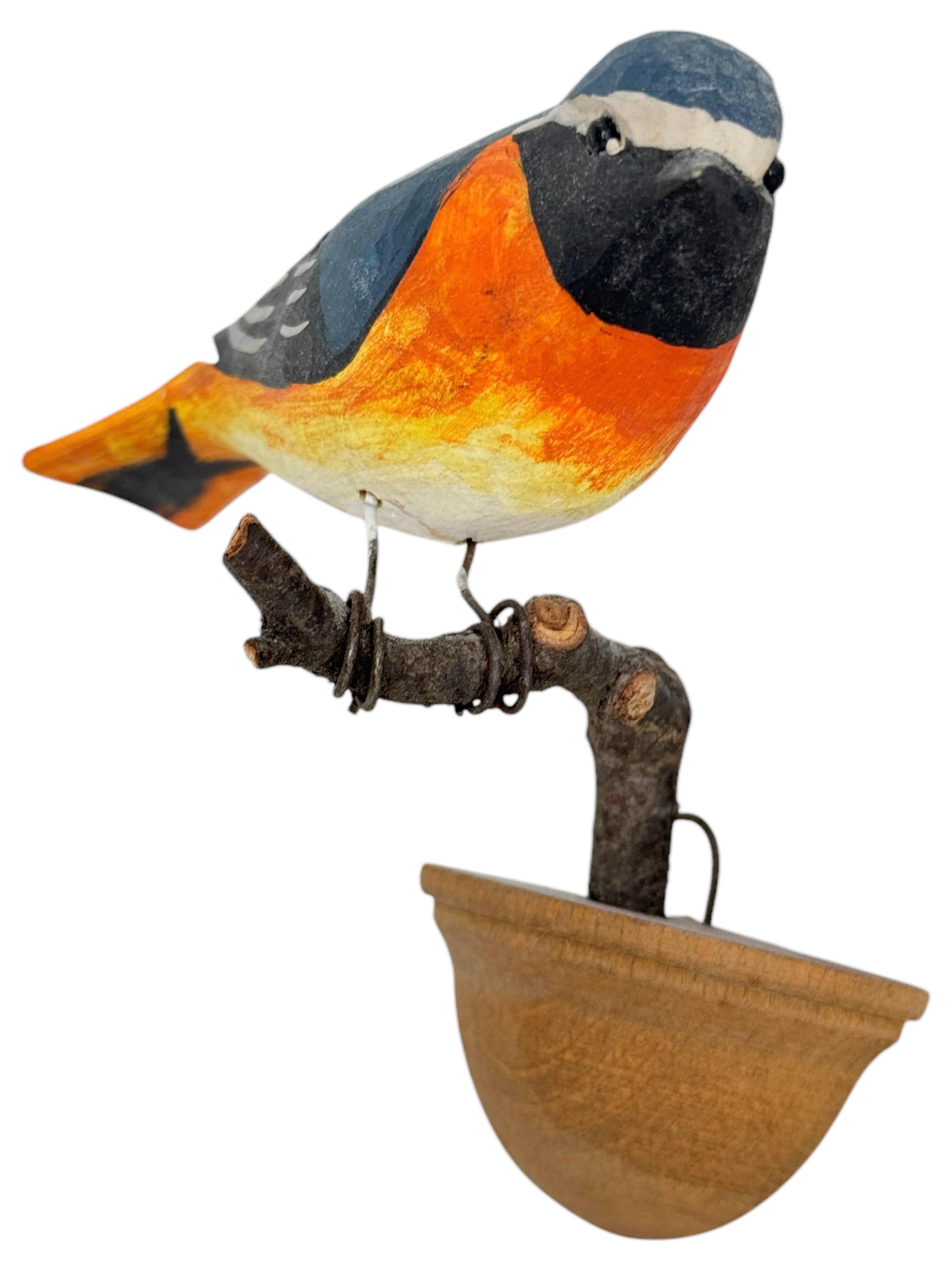 Niedlicher Vichtauer handgeschnitzter Holzvogel, Schwarzwälder Volkskunst, Österreich, 1920er Jahre im Zustand „Gut“ im Angebot in Nuernberg, DE