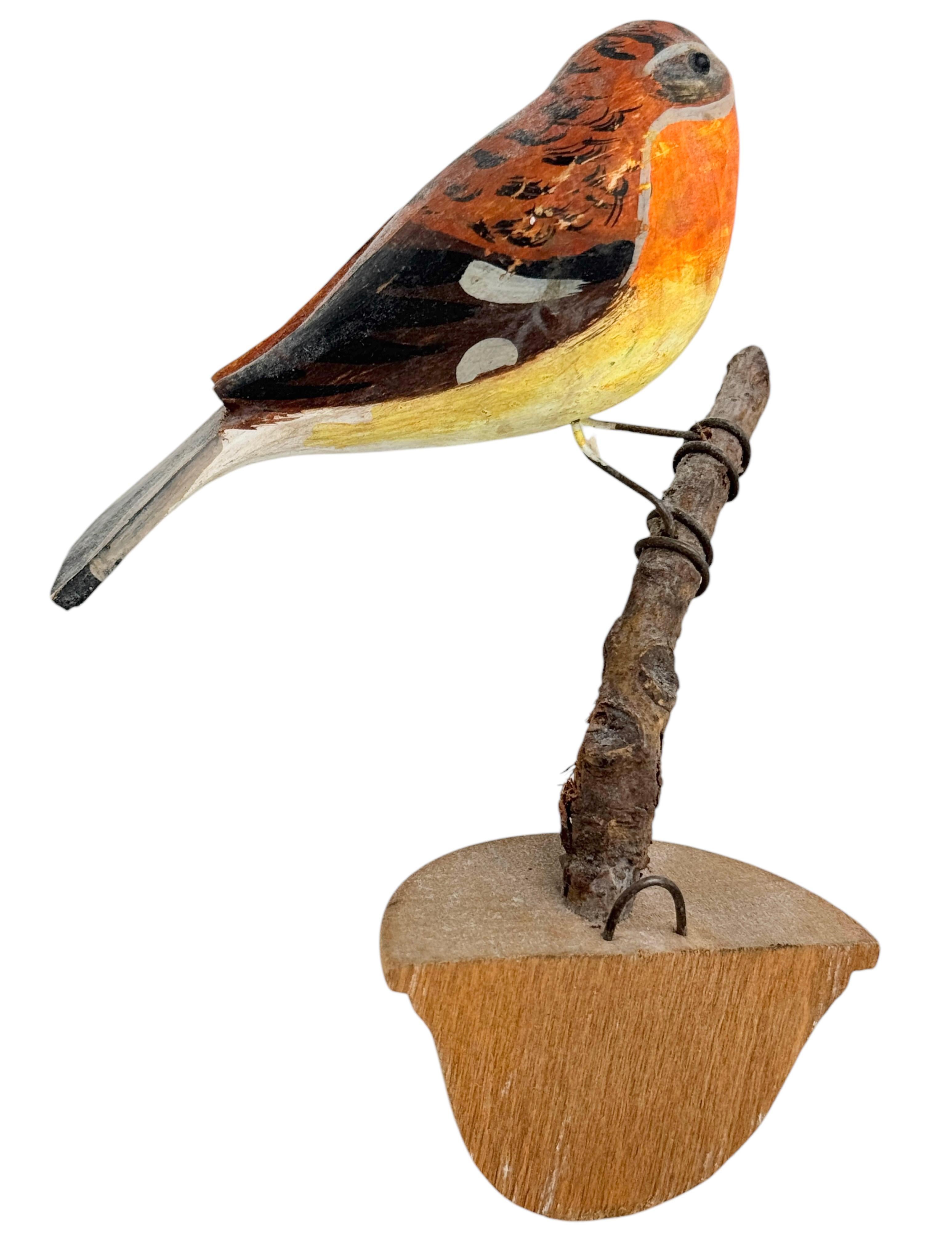 Niedlicher Vichtauer handgeschnitzter Holzvogel, Schwarzwälder Volkskunst, Österreich, 1920er Jahre im Angebot 1