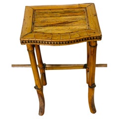 Niedlicher Vintage-Bambus-Beistelltisch