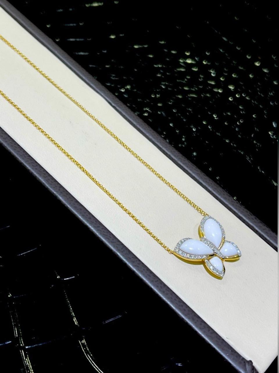 Cabochon Cute White Agate & Diamond Necklace In 14k For Sale