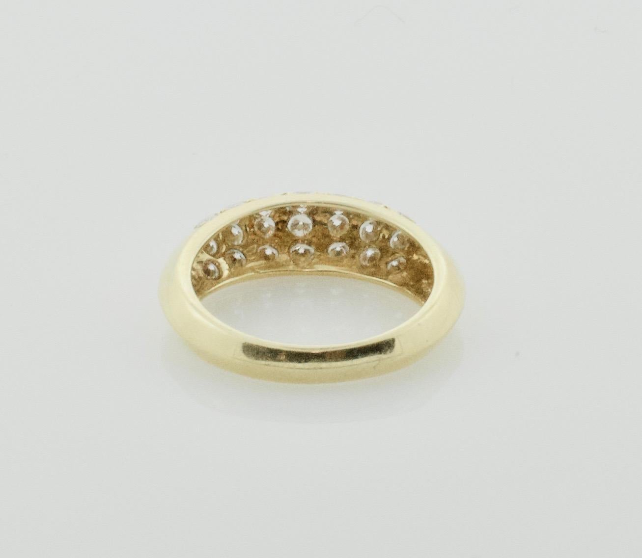 Cutesy Pave Diamond Ring in 18 Karat Made in Italy In New Condition In Wailea, HI