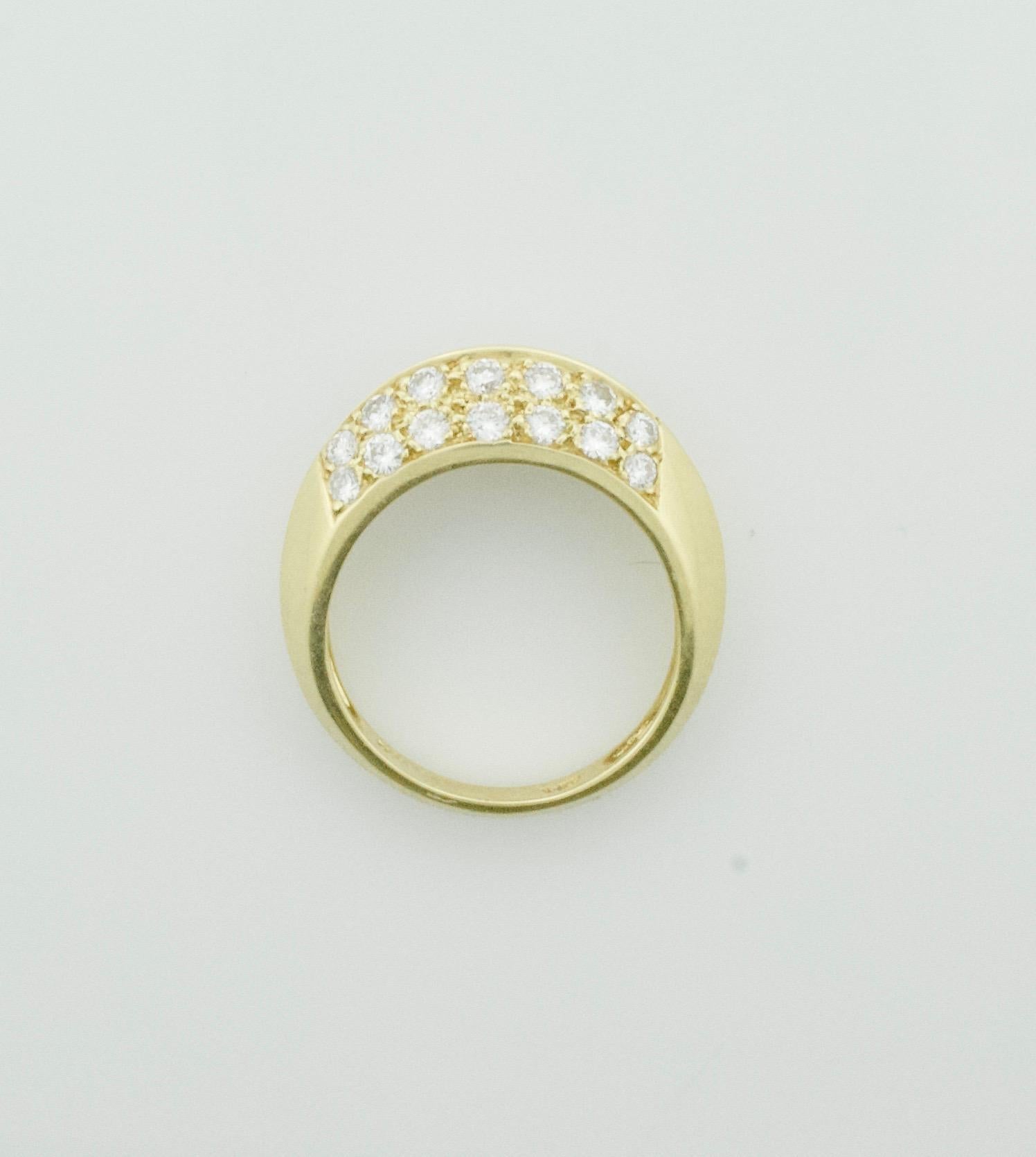 Cutesy Pave Diamond Ring in 18 Karat Made in Italy 1