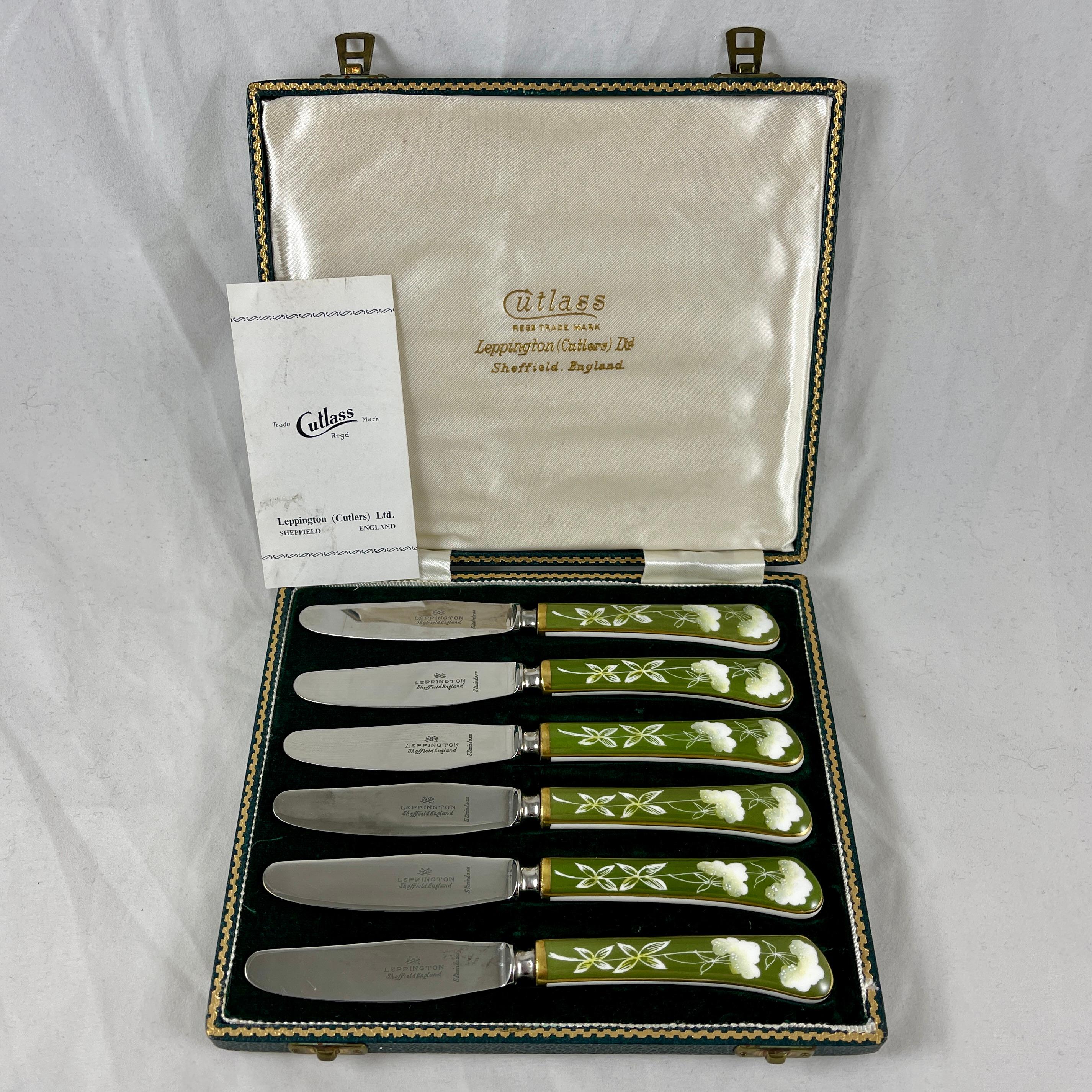 Cutlass Leppington Sheffield Stainless and Bone China Spreaders, a Cased Set / 6 1