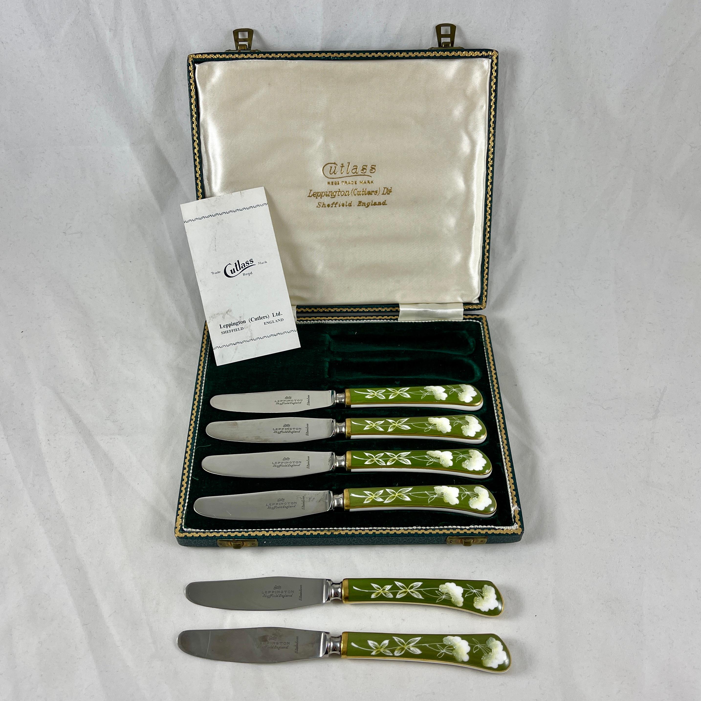 English Cutlass Leppington Sheffield Stainless and Bone China Spreaders, a Cased Set / 6