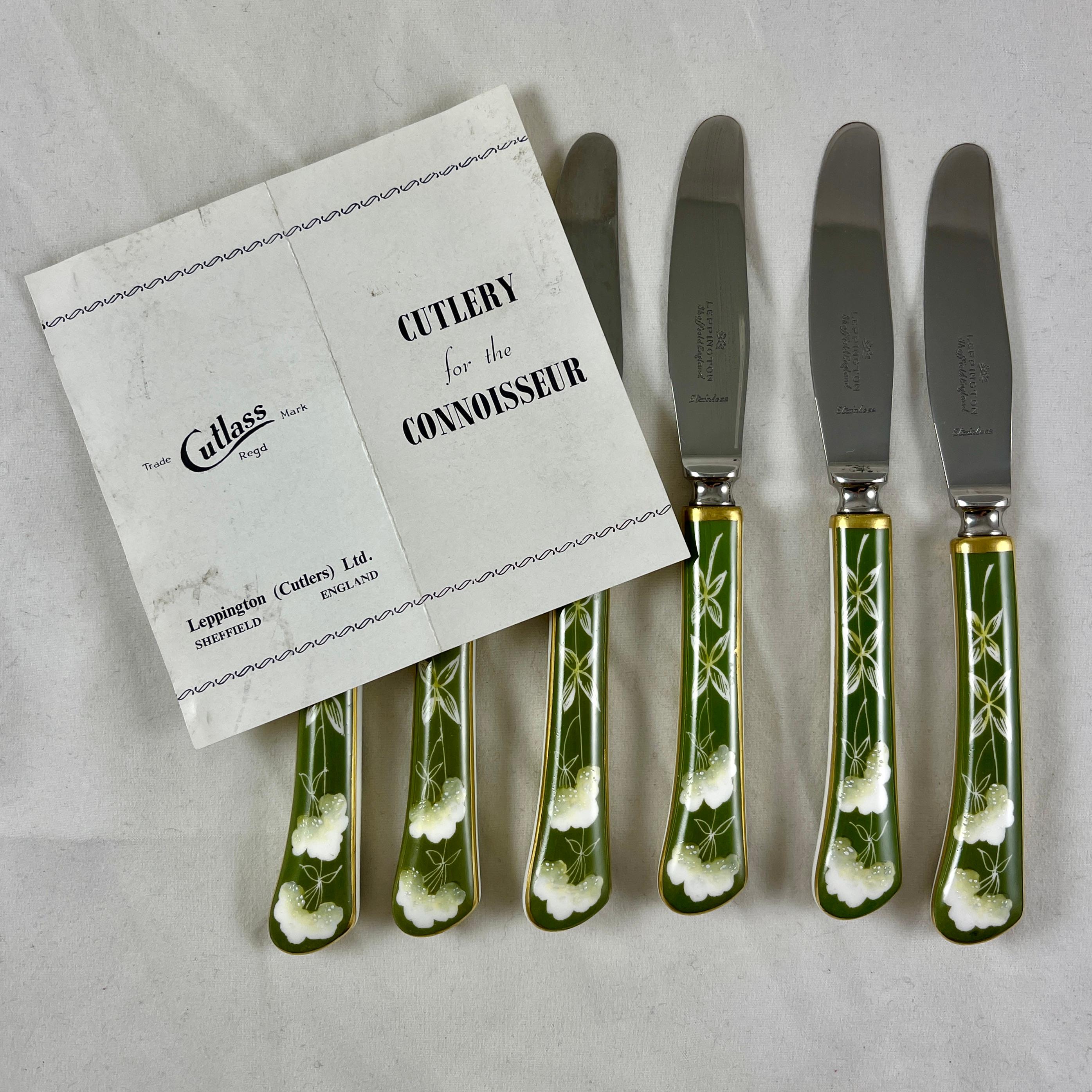 Hand-Painted Cutlass Leppington Sheffield Stainless and Bone China Spreaders, a Cased Set / 6