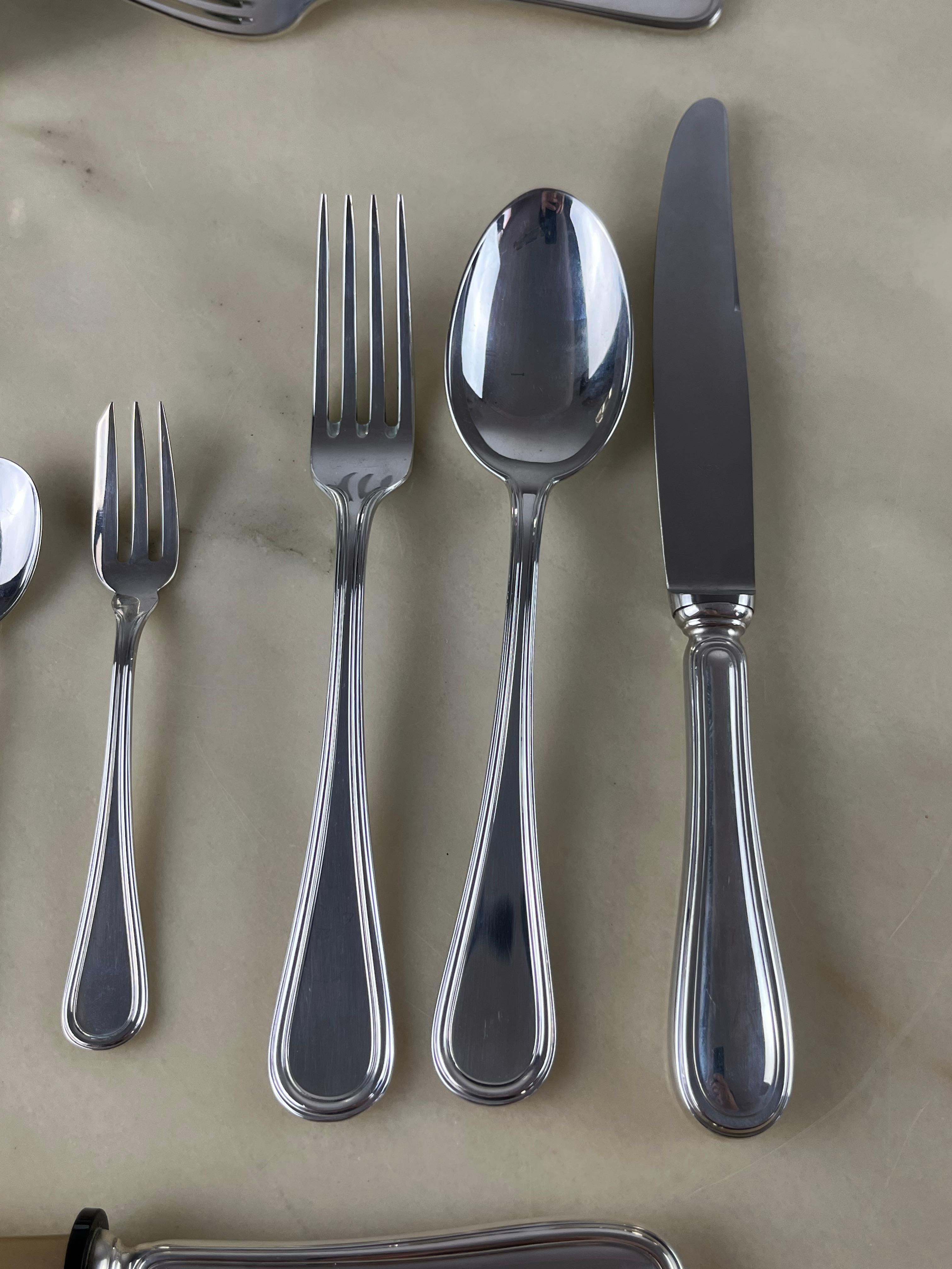 Cutlery Service  101 ps of 800 Silver, English Style Italy, 1990s, Zaramella  For Sale 4
