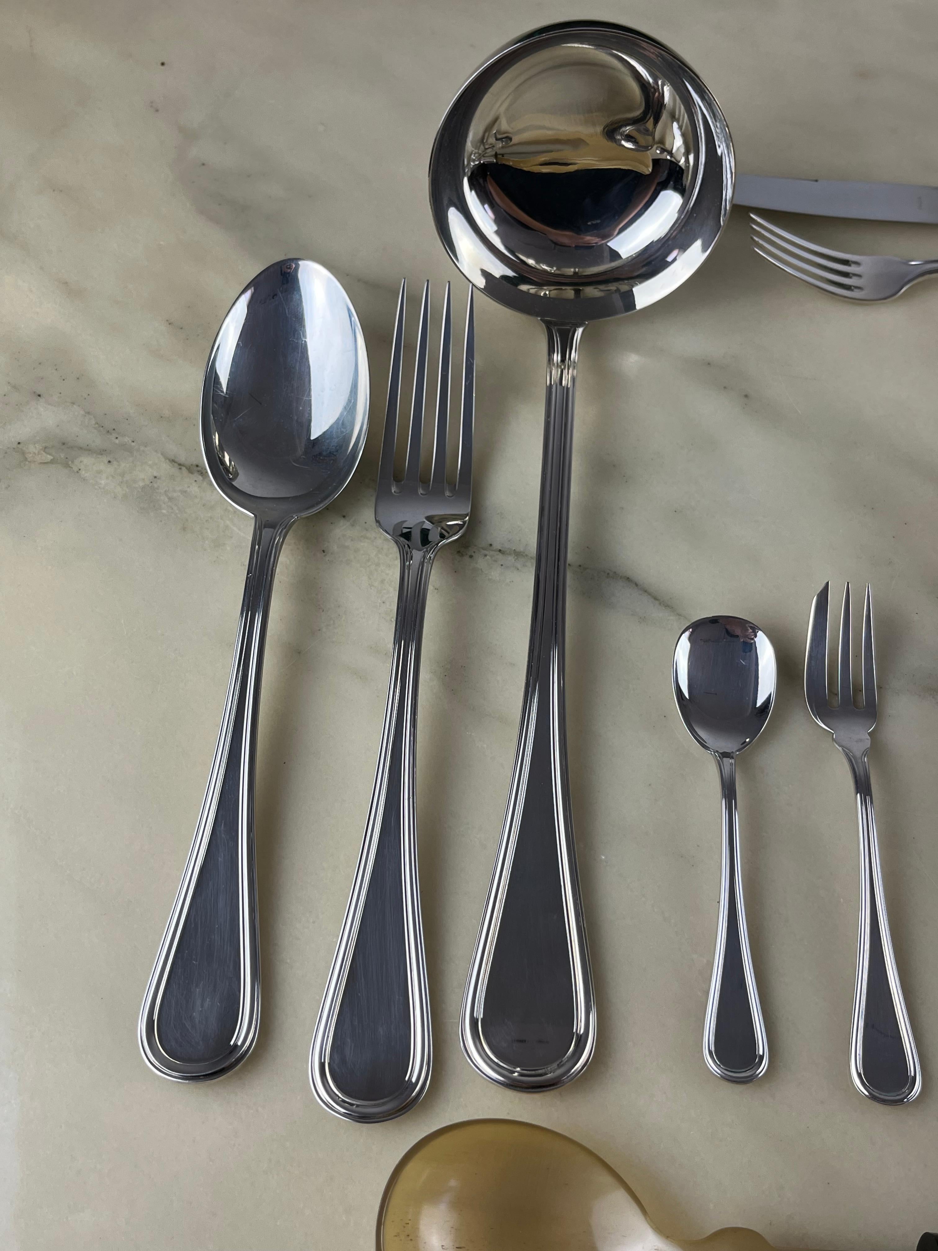 Cutlery Service  101 ps of 800 Silver, English Style Italy, 1990s, Zaramella  For Sale 5