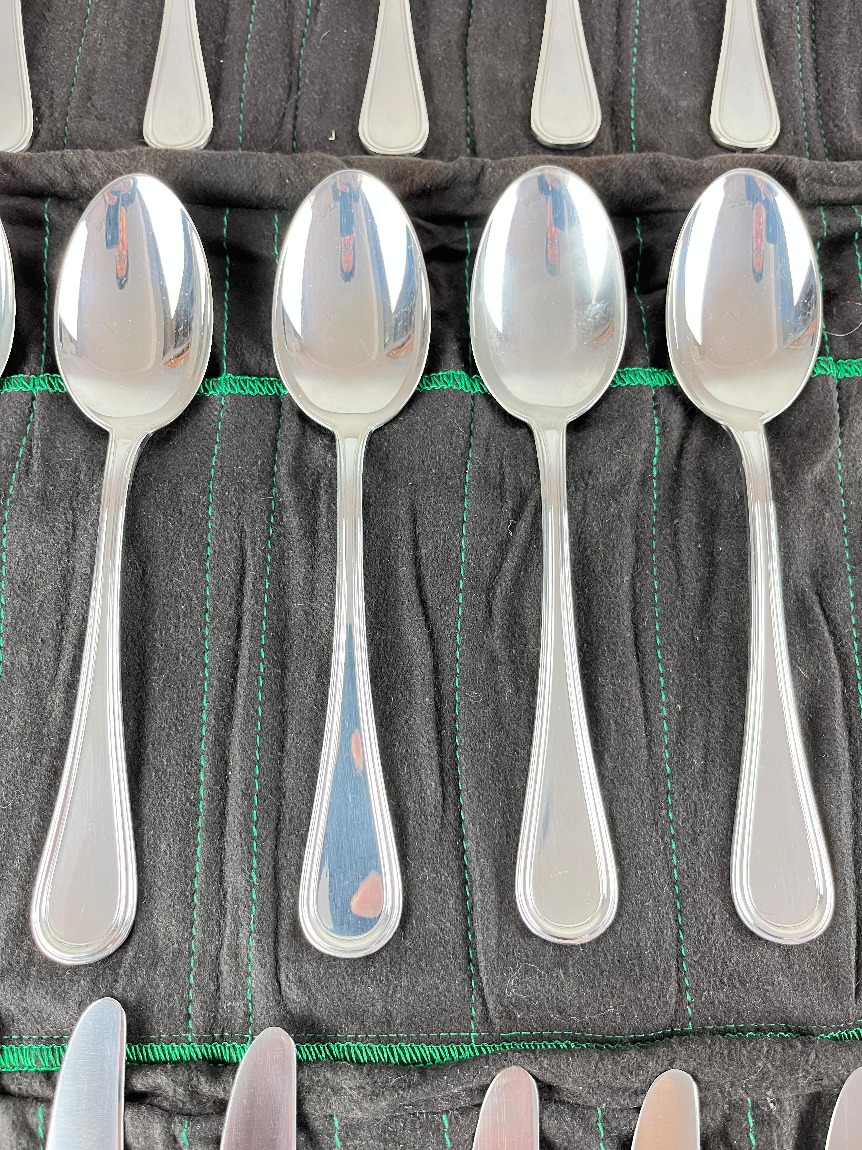 Italian Cutlery Service  101 ps of 800 Silver, English Style Italy, 1990s, Zaramella  For Sale