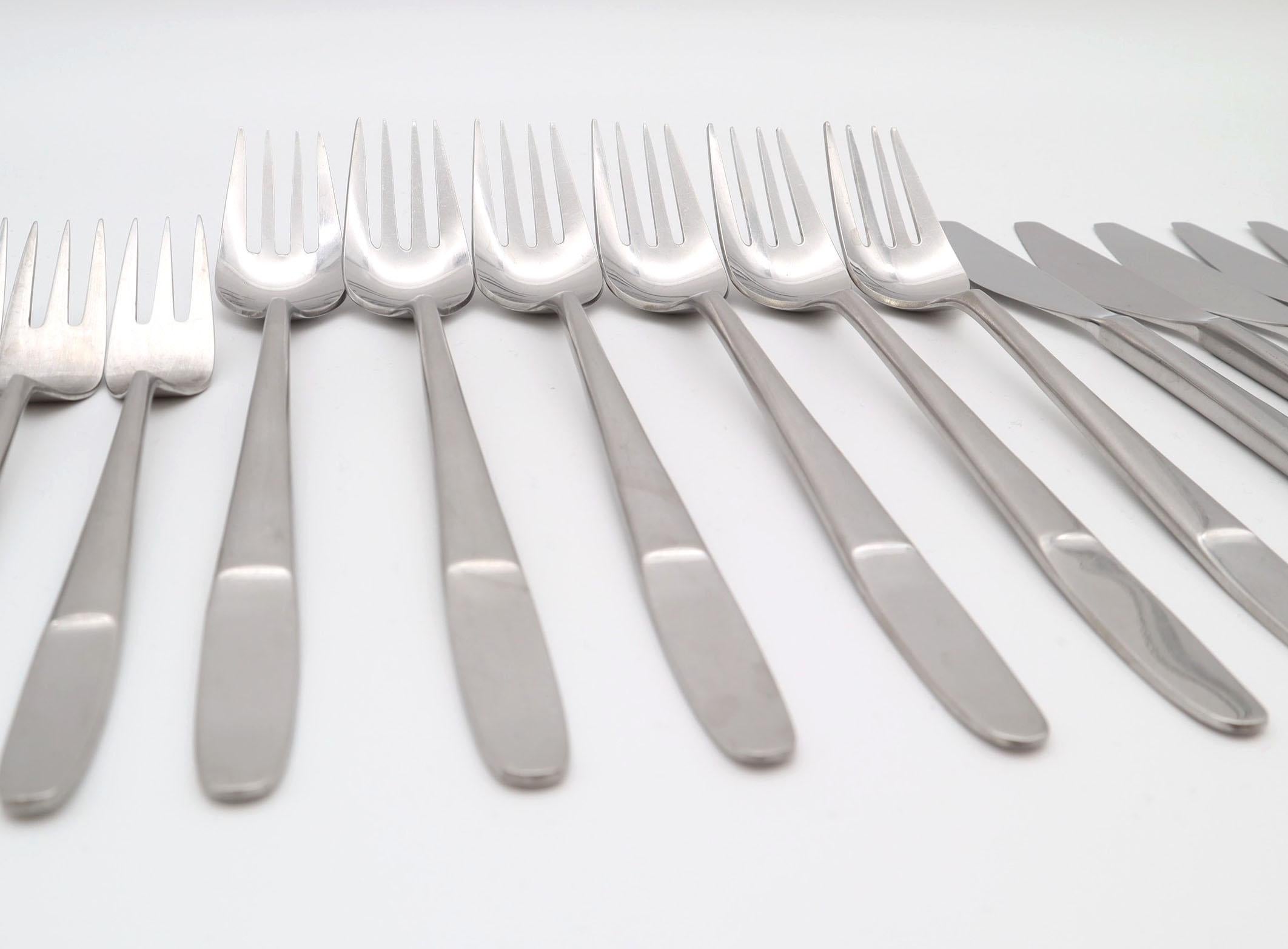 Cutlery Set by Helmut Alder for Amboss Model 2070, 32 Pieces, 1960s In Good Condition For Sale In Vienna, AT