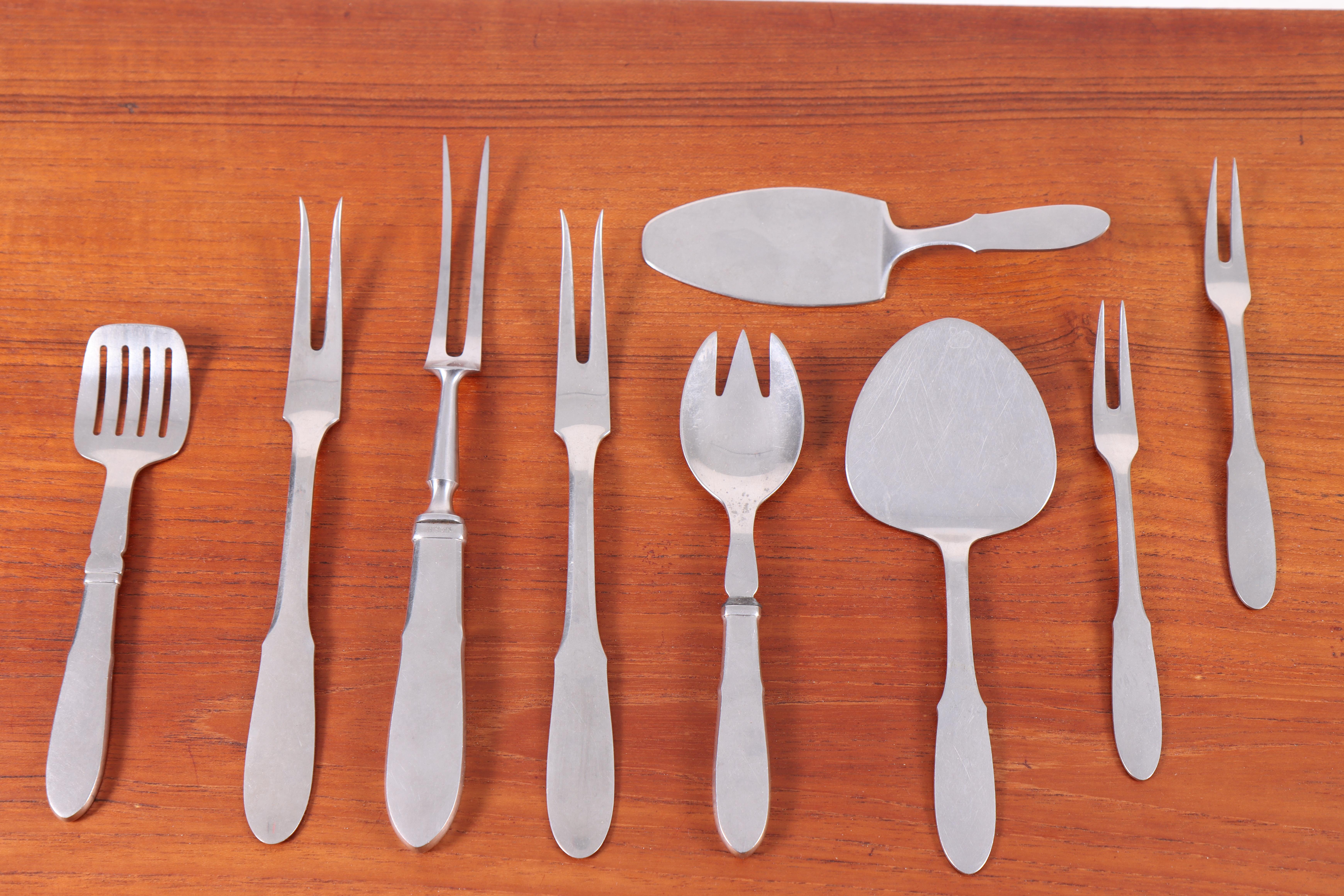 Danois Couvertoir pour 12 personnes en acier massif par Georg Jensen, Made in Denmark 1960s en vente