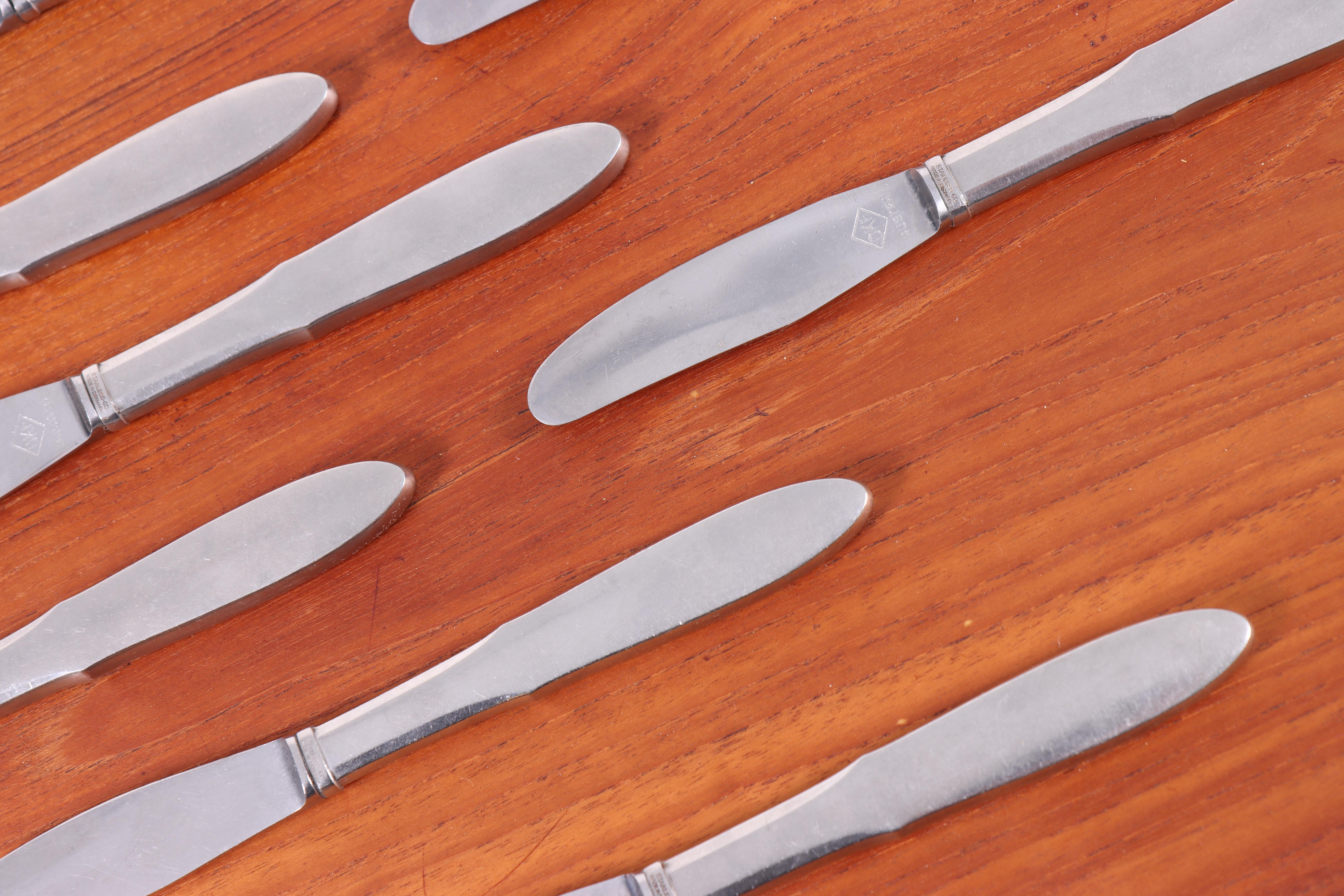 Couvertoir pour 12 personnes en acier massif par Georg Jensen, Made in Denmark 1960s en vente 1