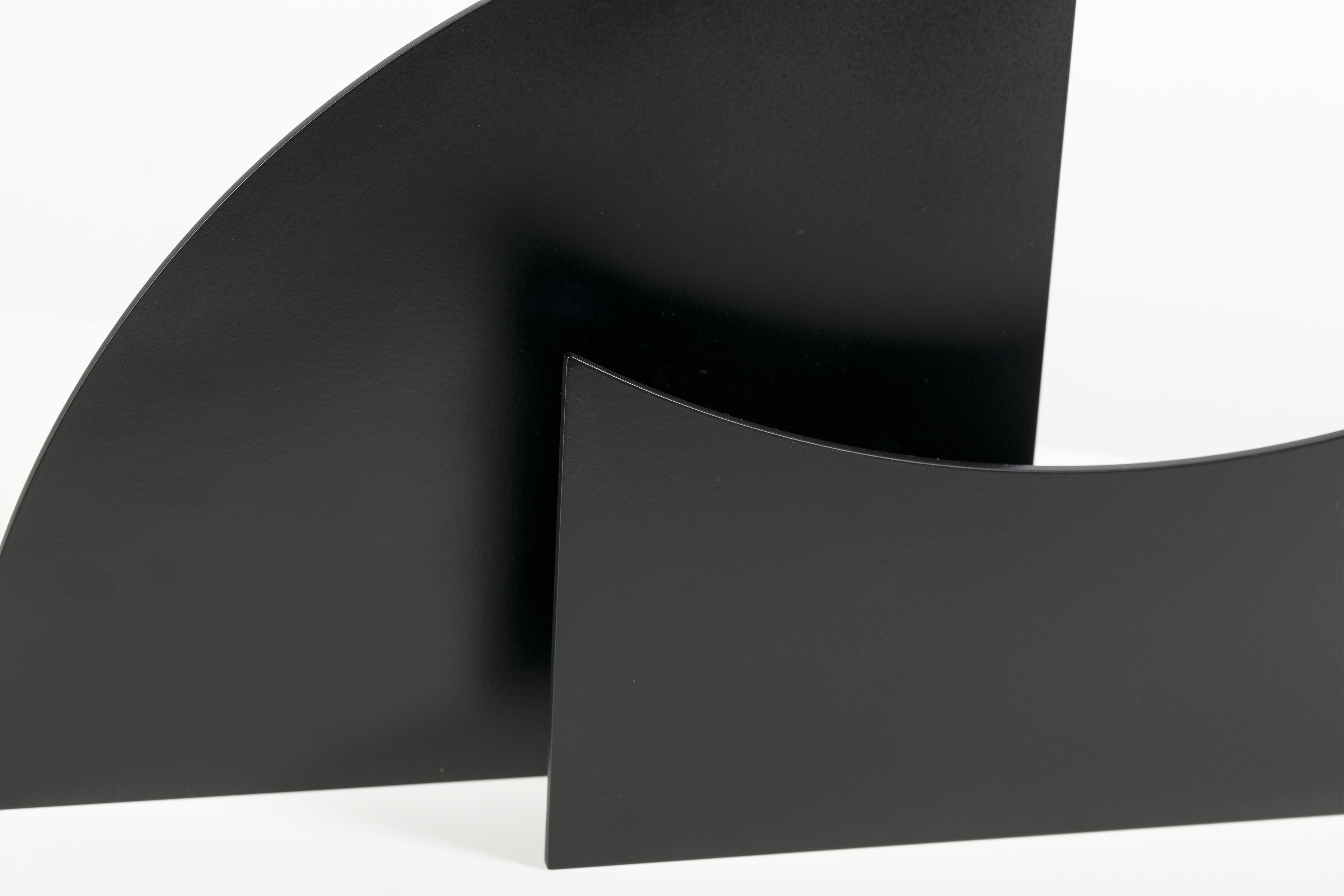 Cutout V03, Contemporary Black Metal Sculptural Vase by Millim Studio In New Condition For Sale In Frascati, RM
