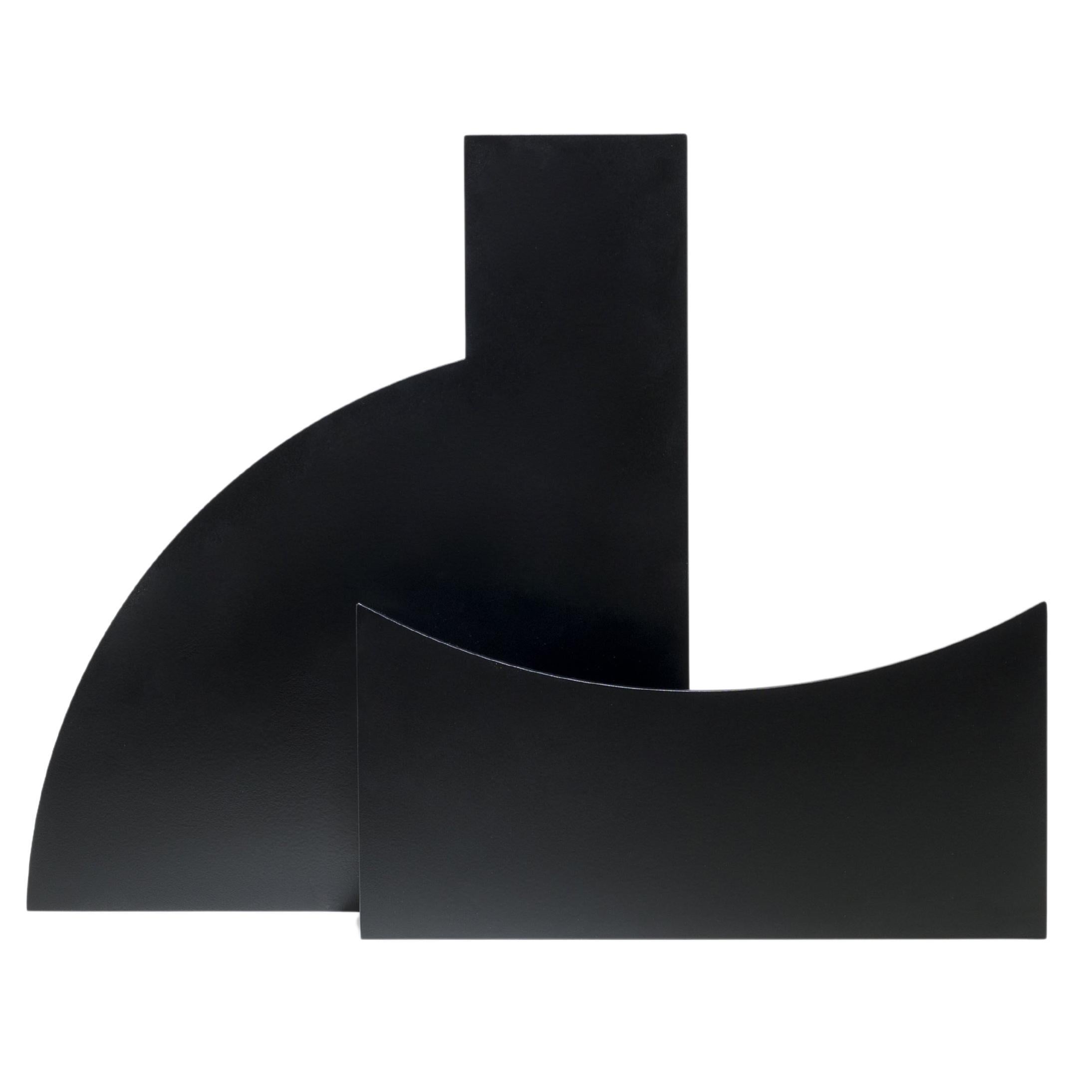 Zeitgenössische skulpturale Vase aus schwarzem Metall mit Ausschnitt V03 von Millim Studio