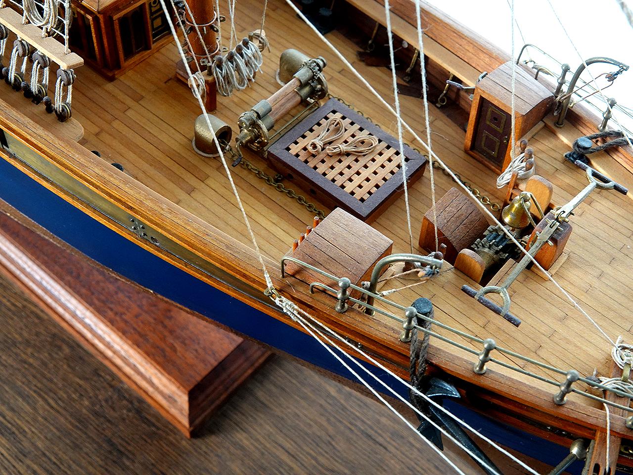 American Cutty Sark Ship Model In Glass Case - Amazing Detail For Sale