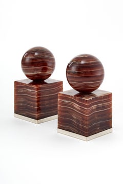 Grande alpaga argentée et bordeaux  Paire de serre-livres en pierre d'onyx