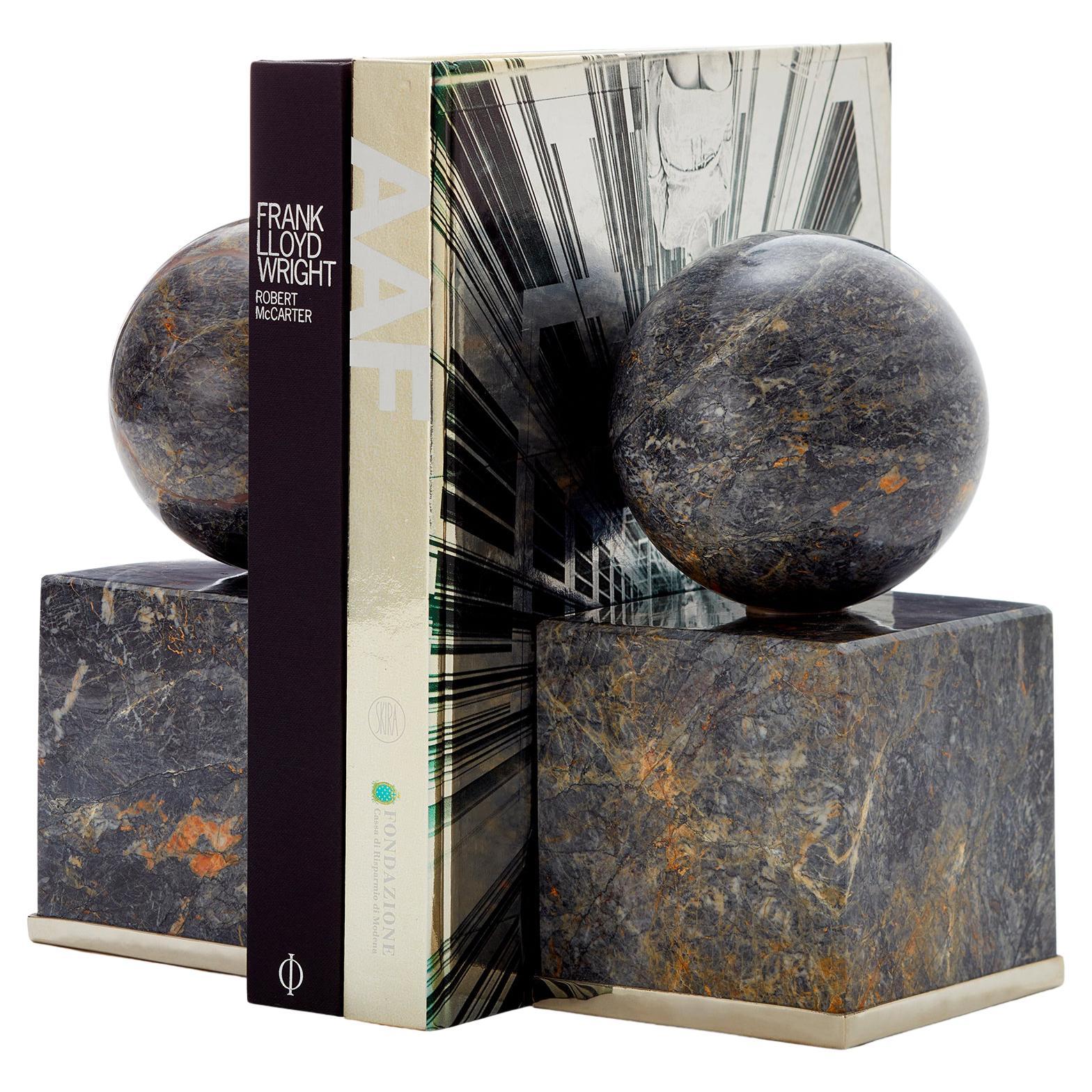 Cuyo Medium Alpaca Silver & Black Onyx Stone Paire de serre-livres en vente