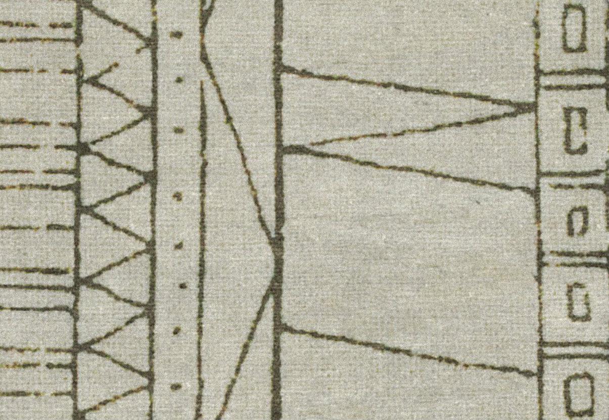 Modern Cuzco Circular Hand-Tufted Dyed Wool Rug II in Geometric Pattern For Sale