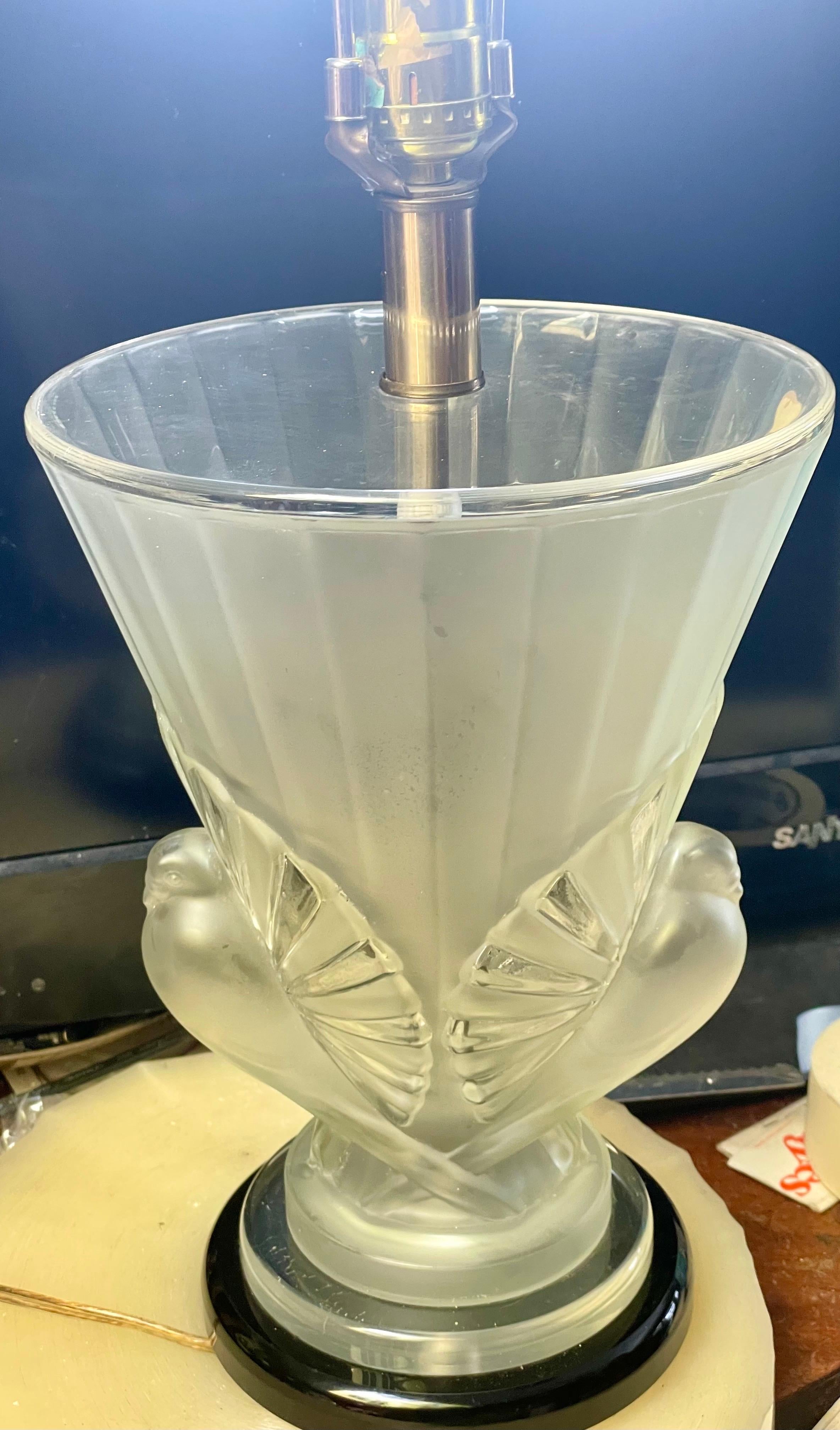 CVV Vianne France Mid Century Deco Lucite Bird Peacock Pheasant Table Lamp For Sale 4