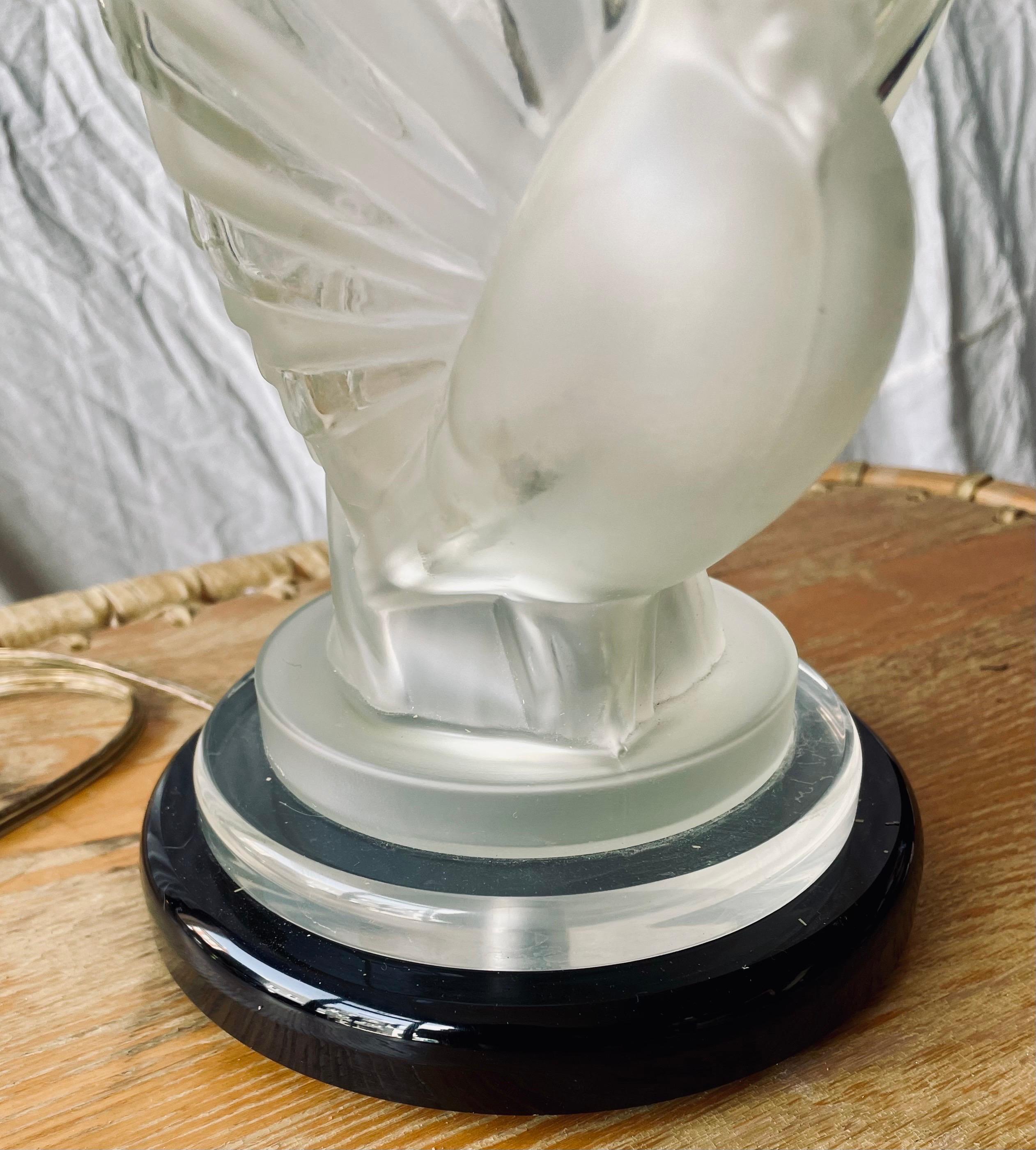 French CVV Vianne France Mid Century Deco Lucite Bird Peacock Pheasant Table Lamp For Sale
