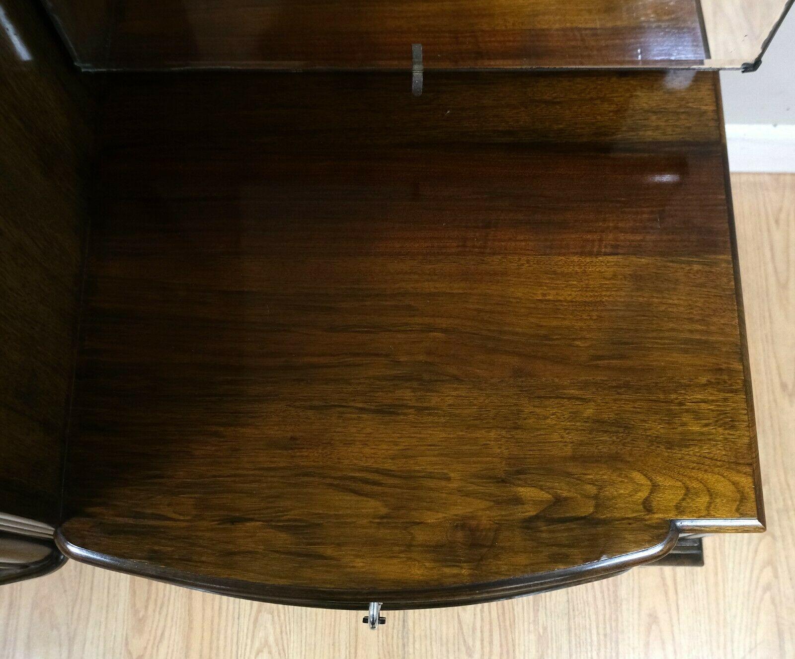 A.I.C. Arte Table de toilette en noyer sur pieds cabrioles Miroir complet et trois tiroirs en vente 1