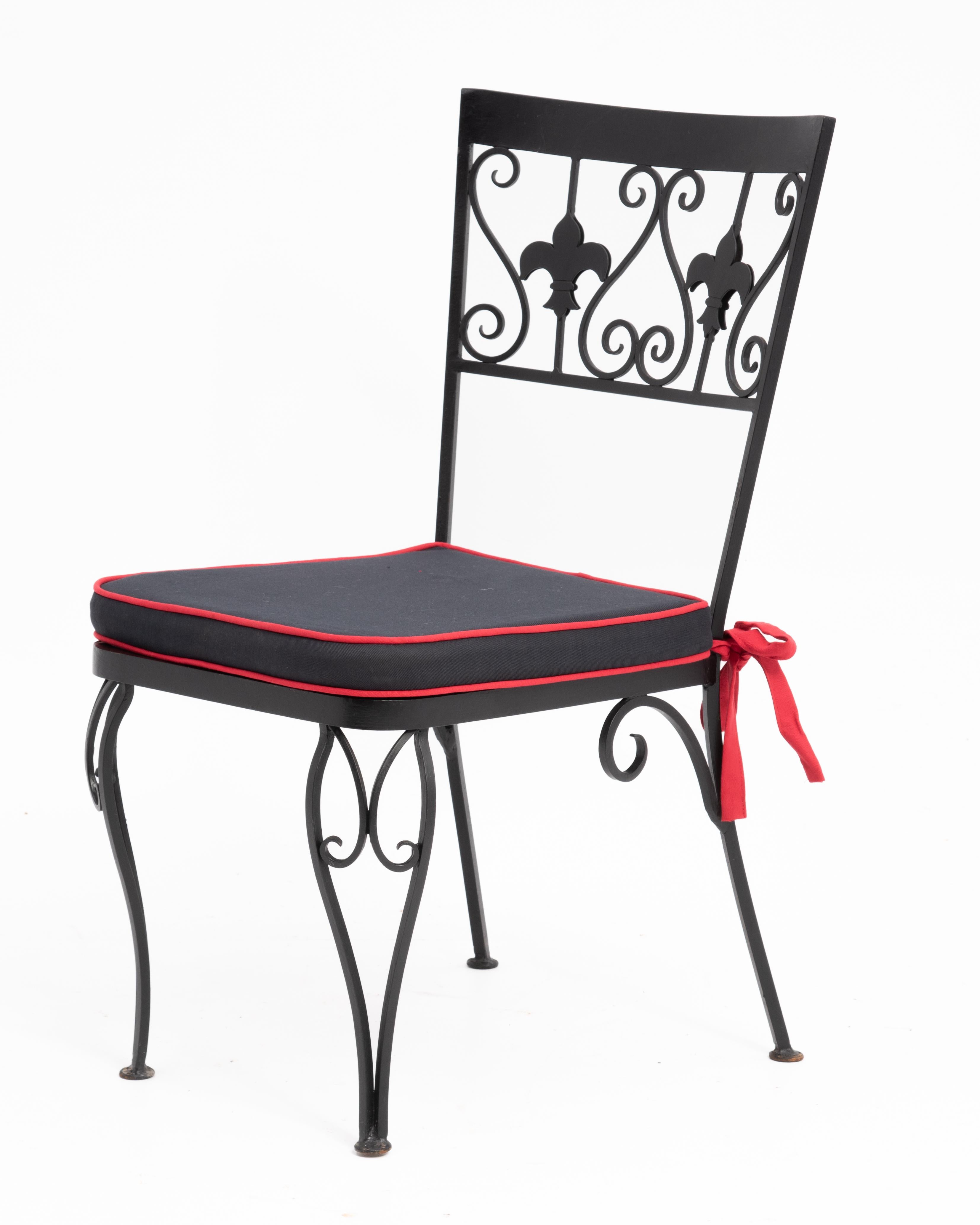 Hollywood Regency Wrought Iron Fleur-De-Lis Dining Chairs 1960s - a Set of 6 For Sale 2