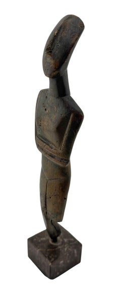 Figure en bronze néo-classique sur base en marbre, Europe, vers 1950
