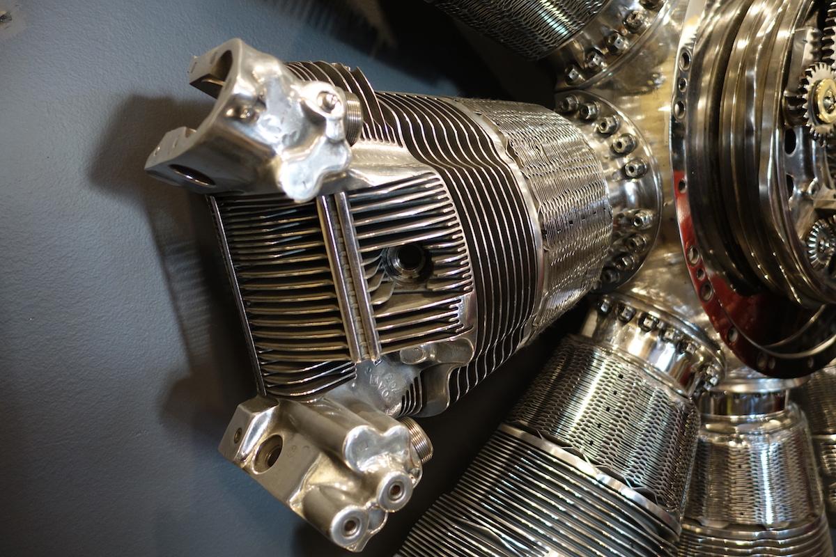 Poli Sculpture de moteur radial d'avion Wright R-1820 « Cyclone » en vente