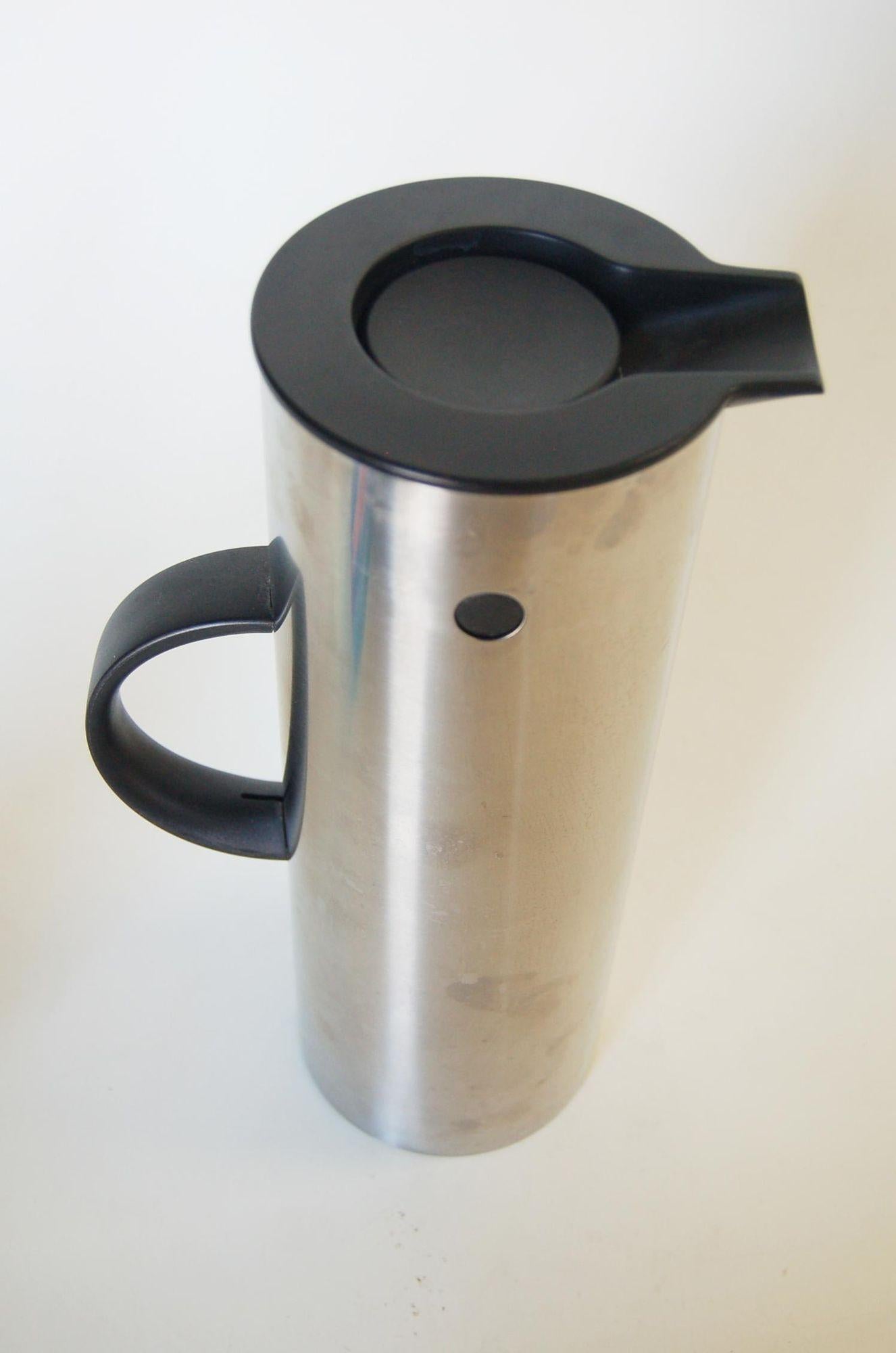 Cylinda Line Thermal Pitcher Erik Magnussen for Stelton, Made in Denmark In Excellent Condition For Sale In Van Nuys, CA