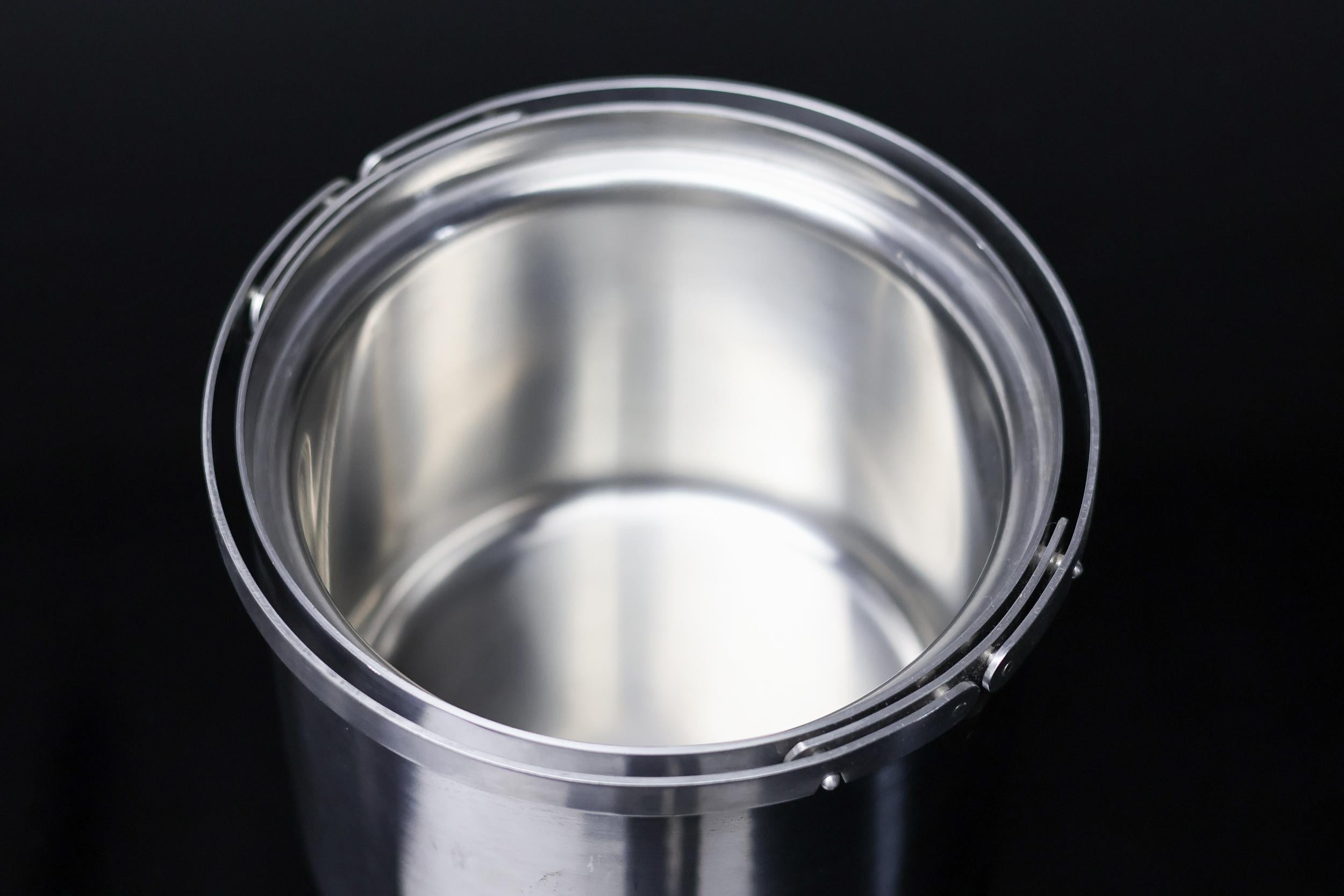 Cylinda Stainless Steel Ice Bucket with Tongs by Arne Jacobsen for Stelton, 1970 im Angebot 2