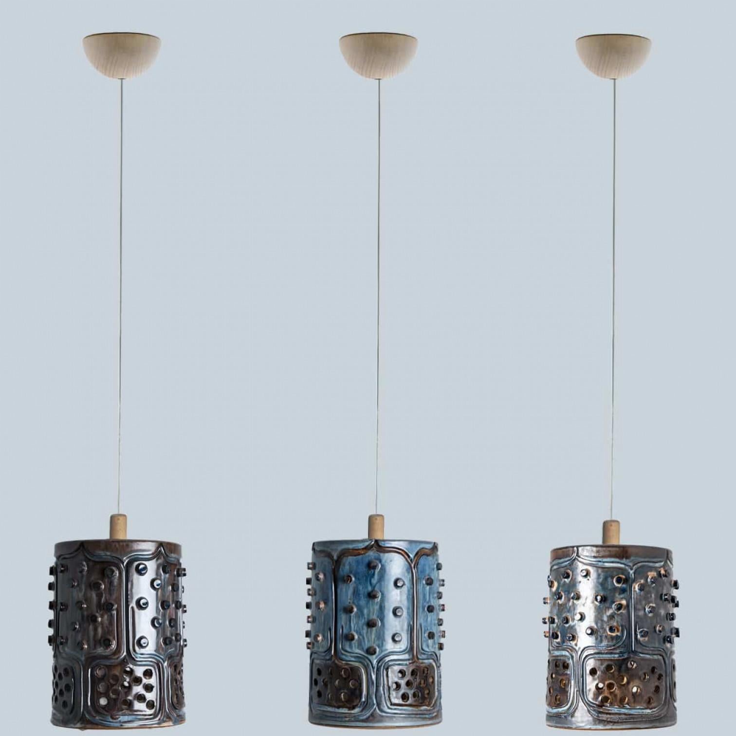 Lampada a sospensione cilindrica in ceramica marrone, Danimarca, 1970 in vendita 2