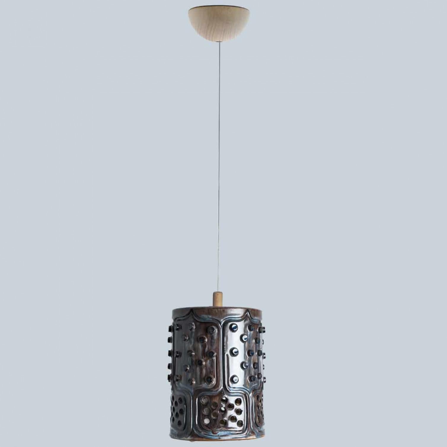 Lampada a sospensione cilindrica in ceramica marrone, Danimarca, 1970 in vendita 4