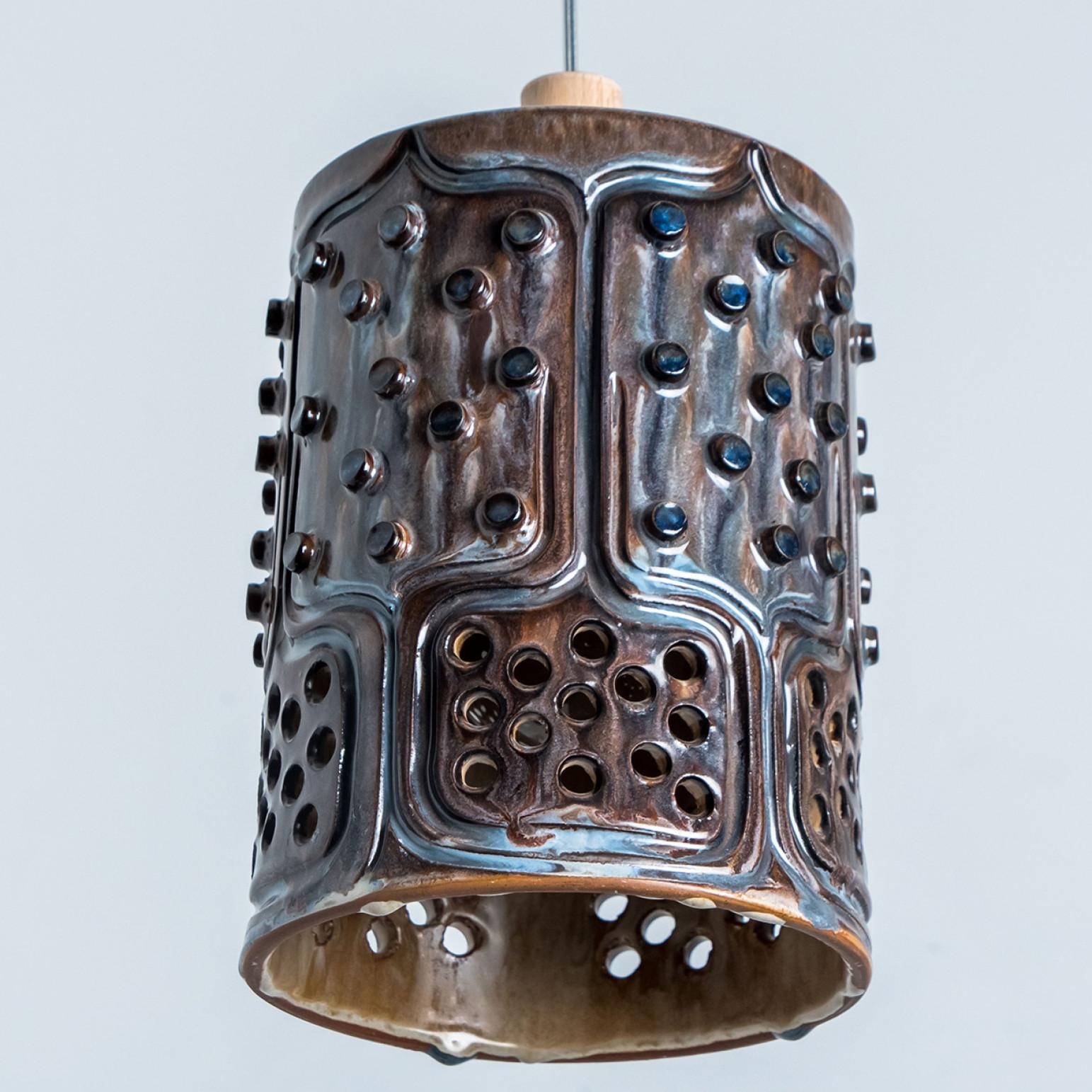 Cylinder Brown Ceramic Pendant Light, Denmark, 1970 In Good Condition For Sale In Rijssen, NL