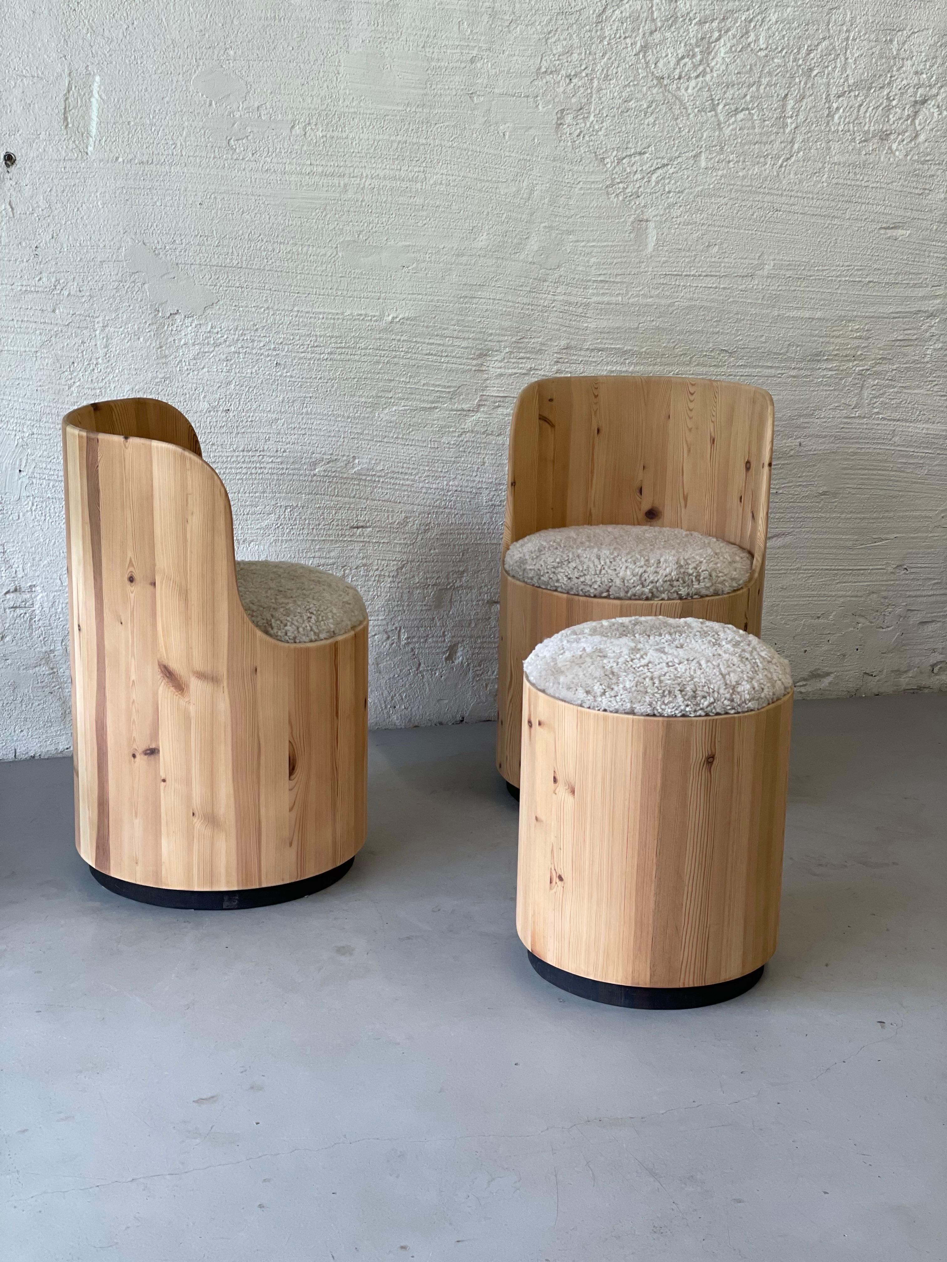 Peter Opsvik model Cylindra in Pine and Sheepskin, Lounge Chairs Norway ...
