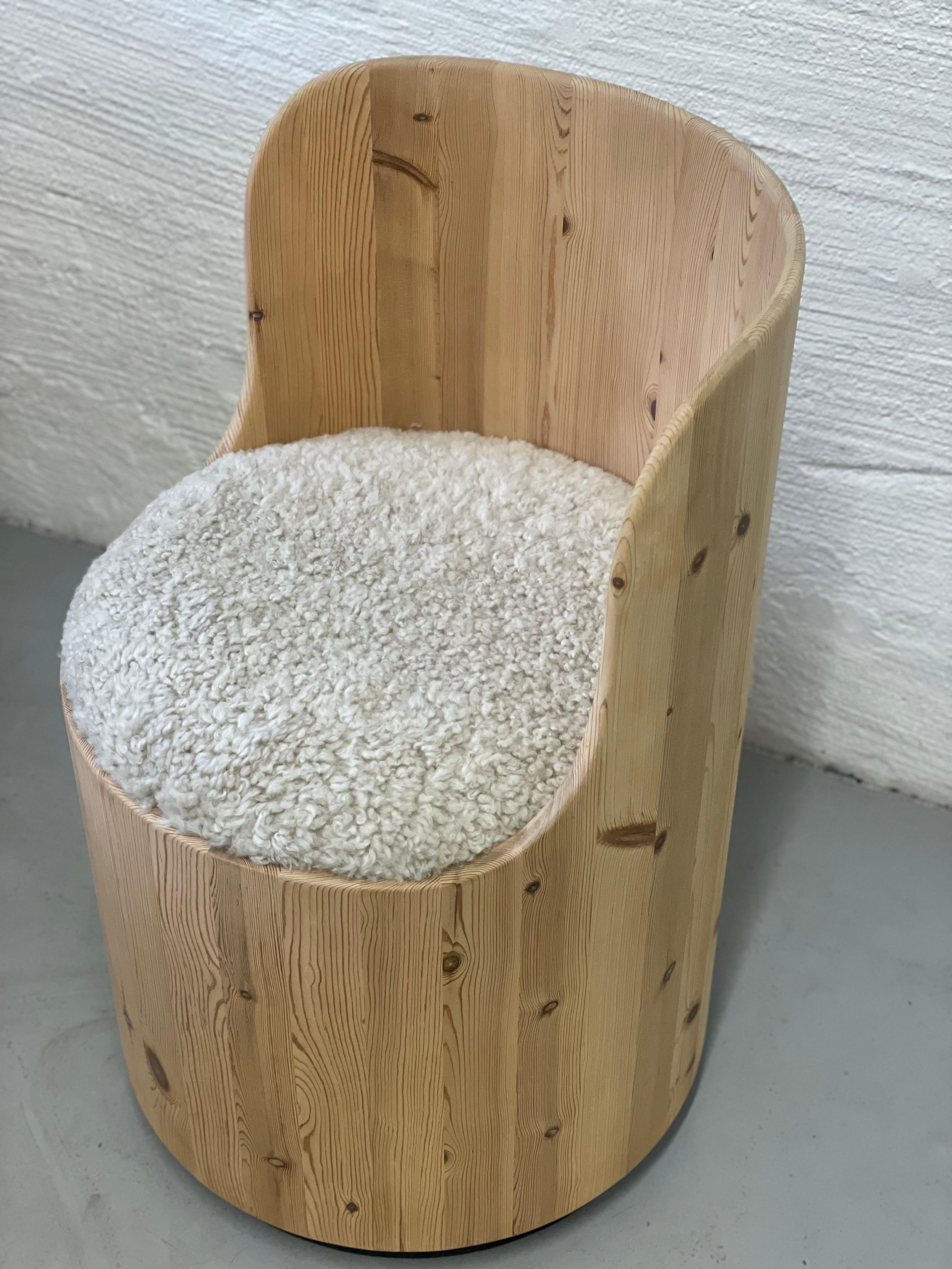 Peter Opsvik model Cylindra in Pine and Sheepskin, Lounge Chairs Norway ...