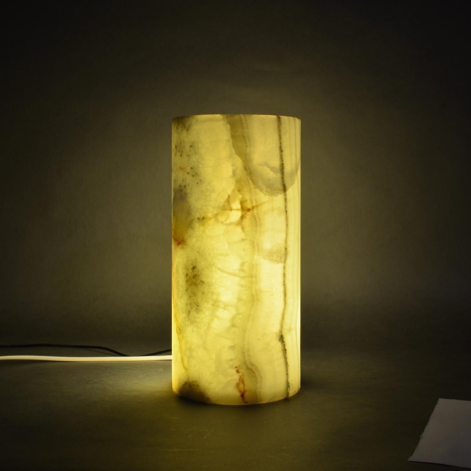 Carved Cylindric Ambient Table Lamp in Onyx