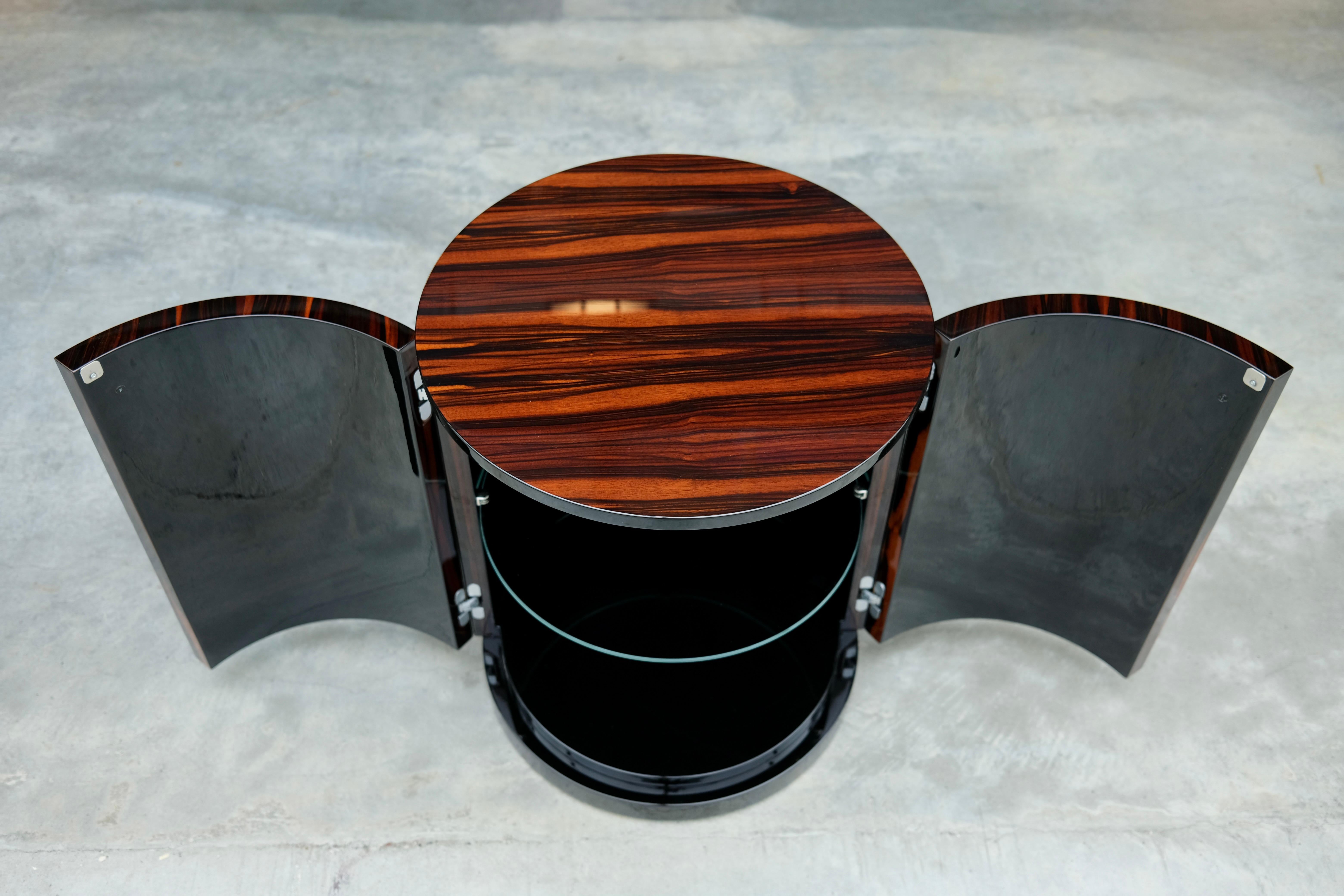 German Cylindrical Art Deco Style Side Table in Macassar Wood and Customizable Size For Sale