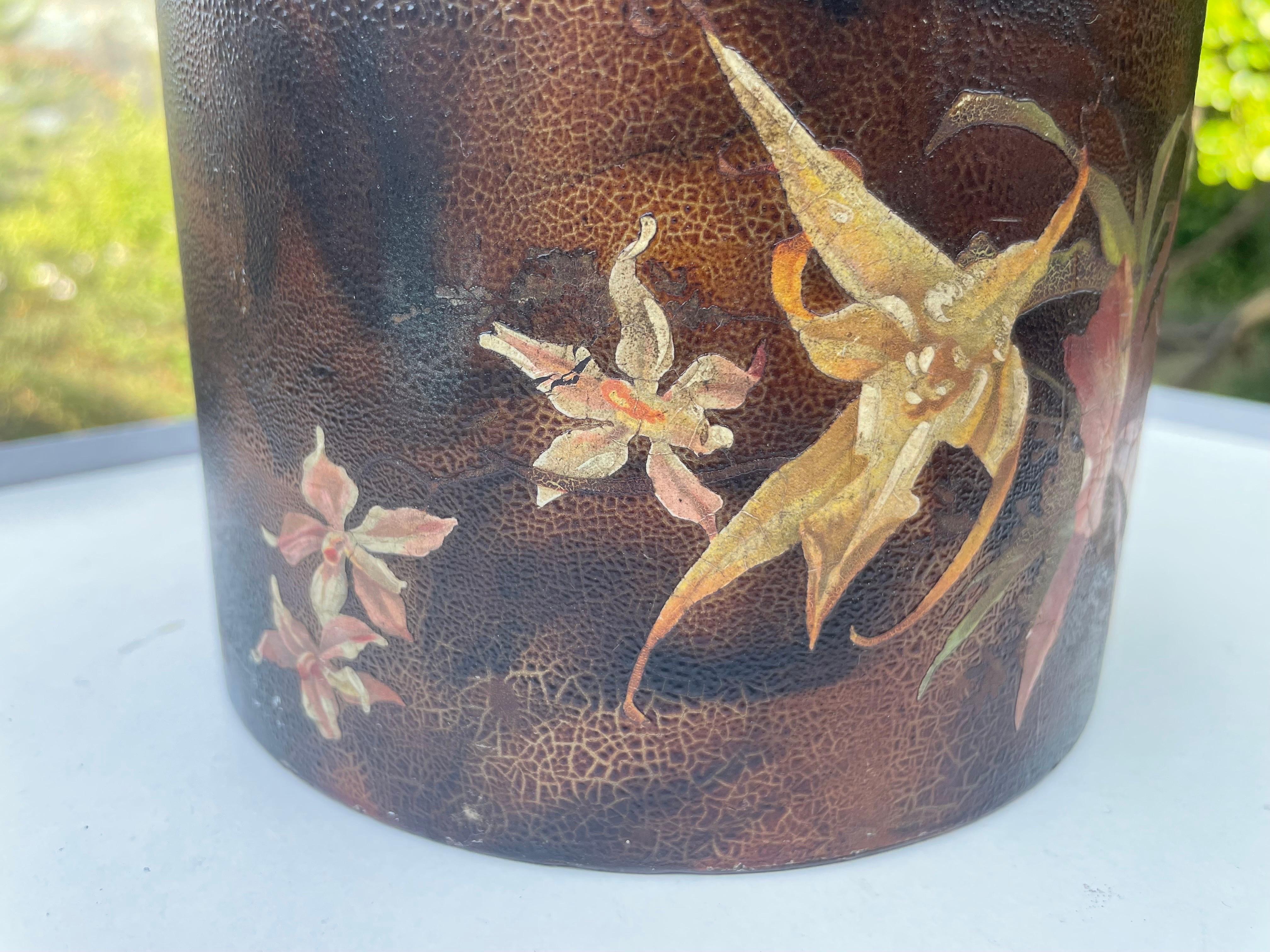 Chinese Export Cylindrical Box, Brown Lacquer Paint with Flower Decoration, Japan, Early 20th For Sale