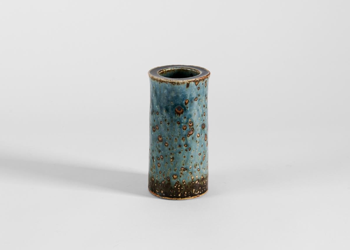 Smaltato Vaso cilindrico in ceramica blu, Marianne Westman per Rorstrand, Svezia, anni '60 in vendita